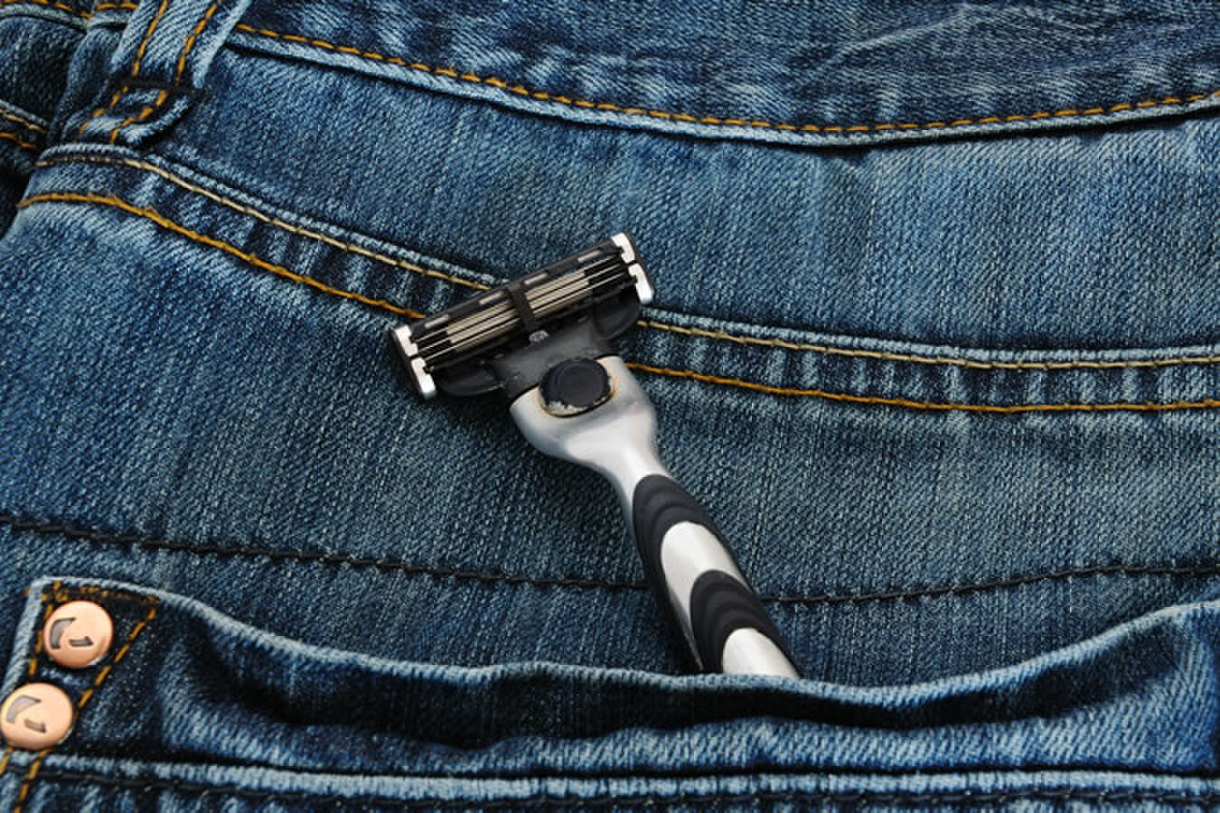 Scheermesje stijltips scherp spijkerbroek man man