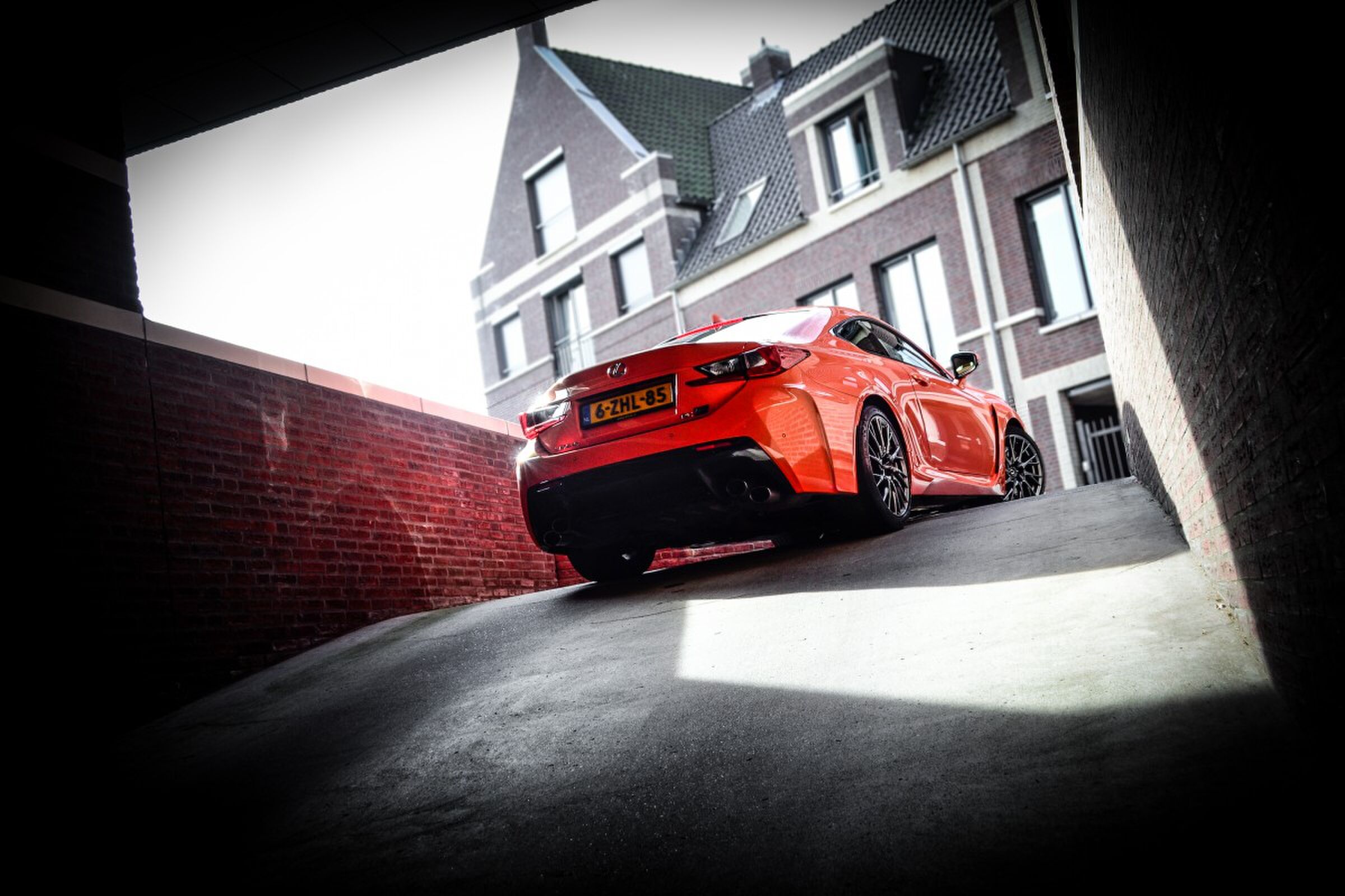Man-Man-Lexus-RCF (2)