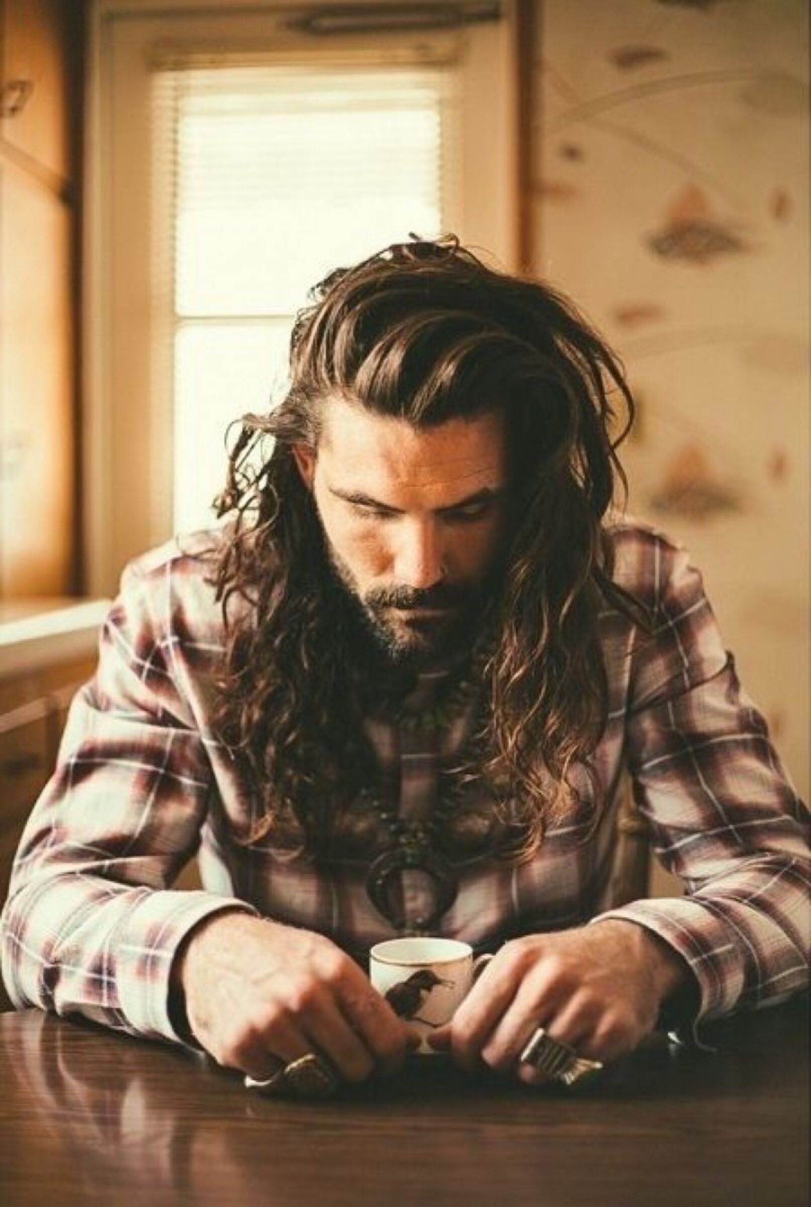 mid en lang haar kapsels