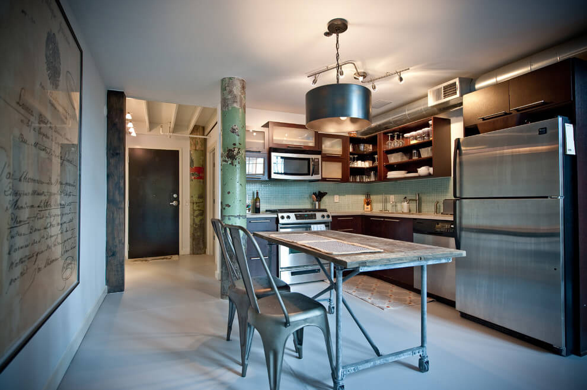 appartement industrieel staal beton hout3