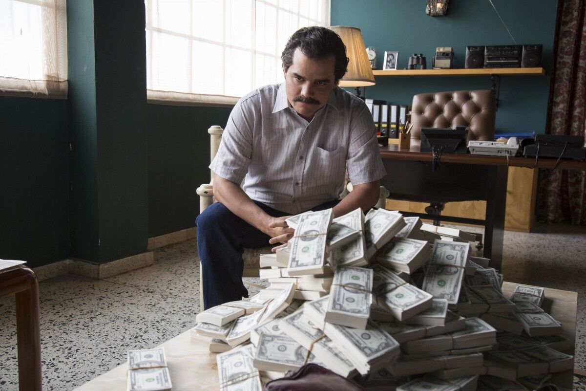 narcos seizoen 2 september man man