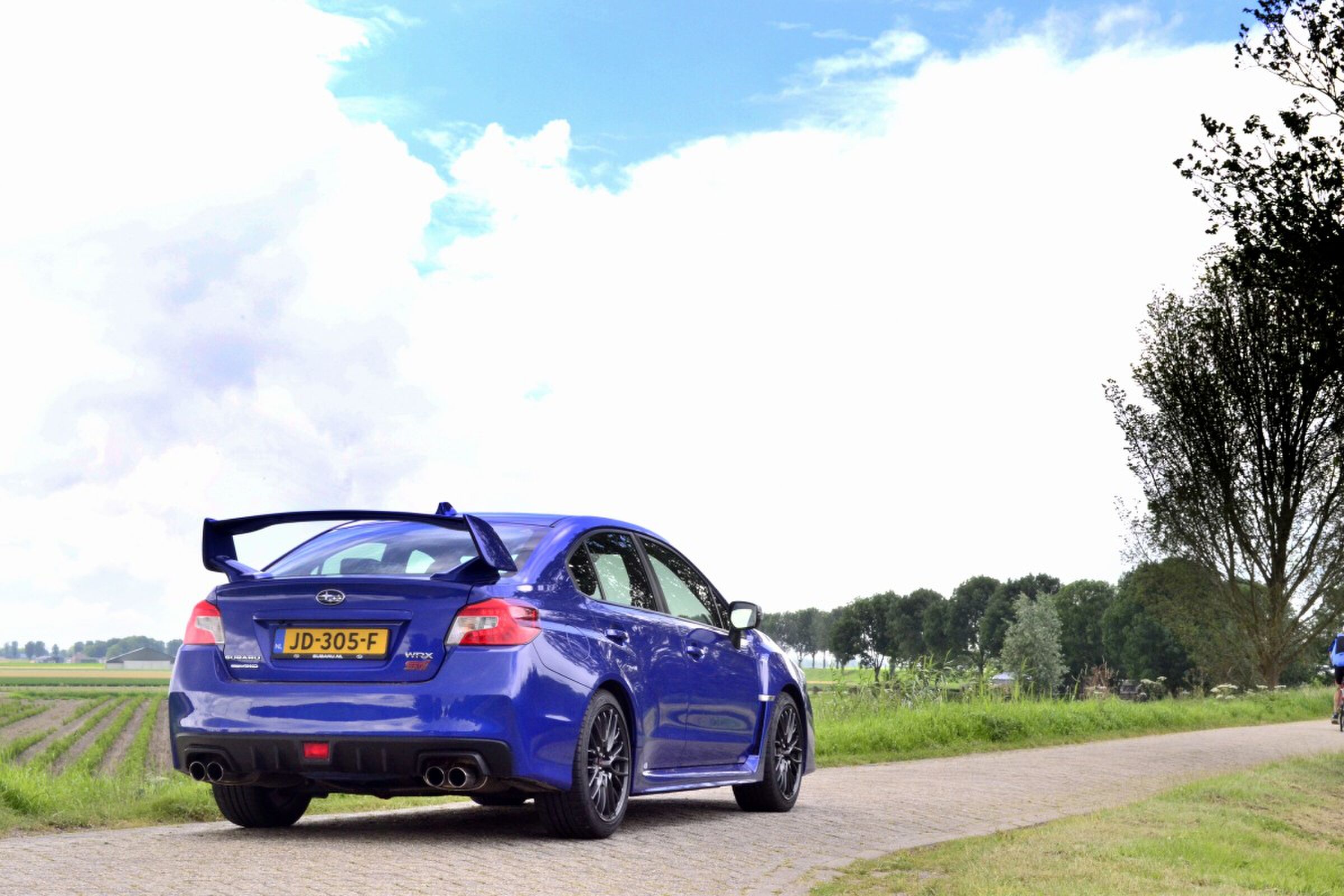 Man-man-Subaru-WRX-STI (2)