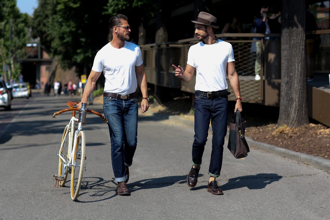 man man wit t-shirt 10 manieren stijlen