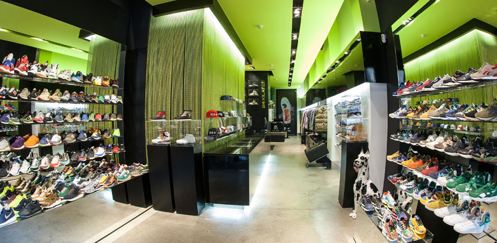 sneakershops barcelona