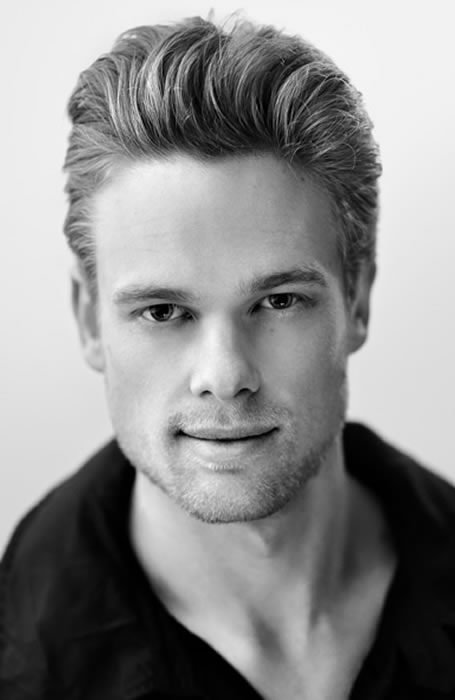 Haarstijlen-pompadour-heren-kapsel-mannen-bbrber-MAN MAN