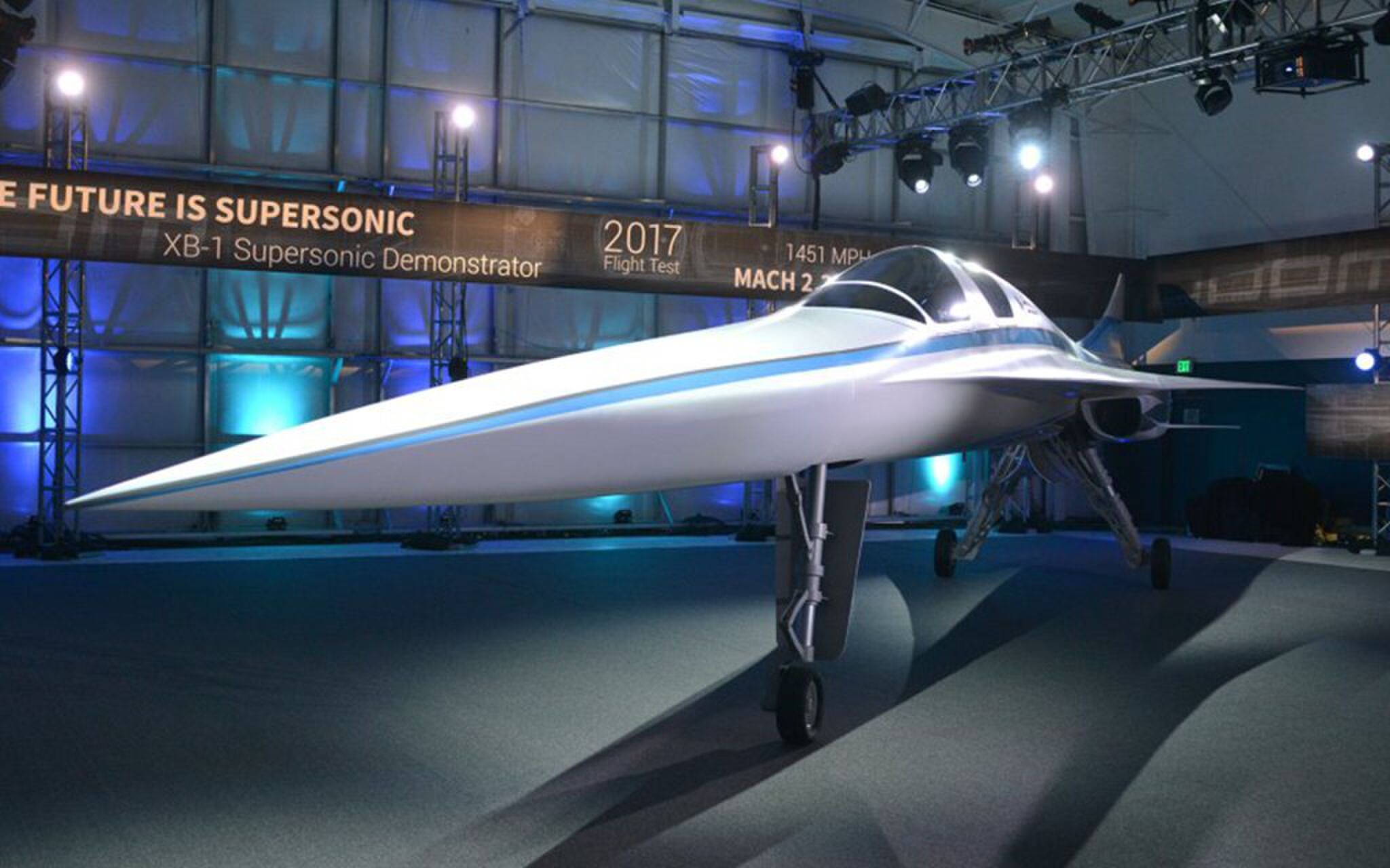 Boom vliegtuig airplane man man