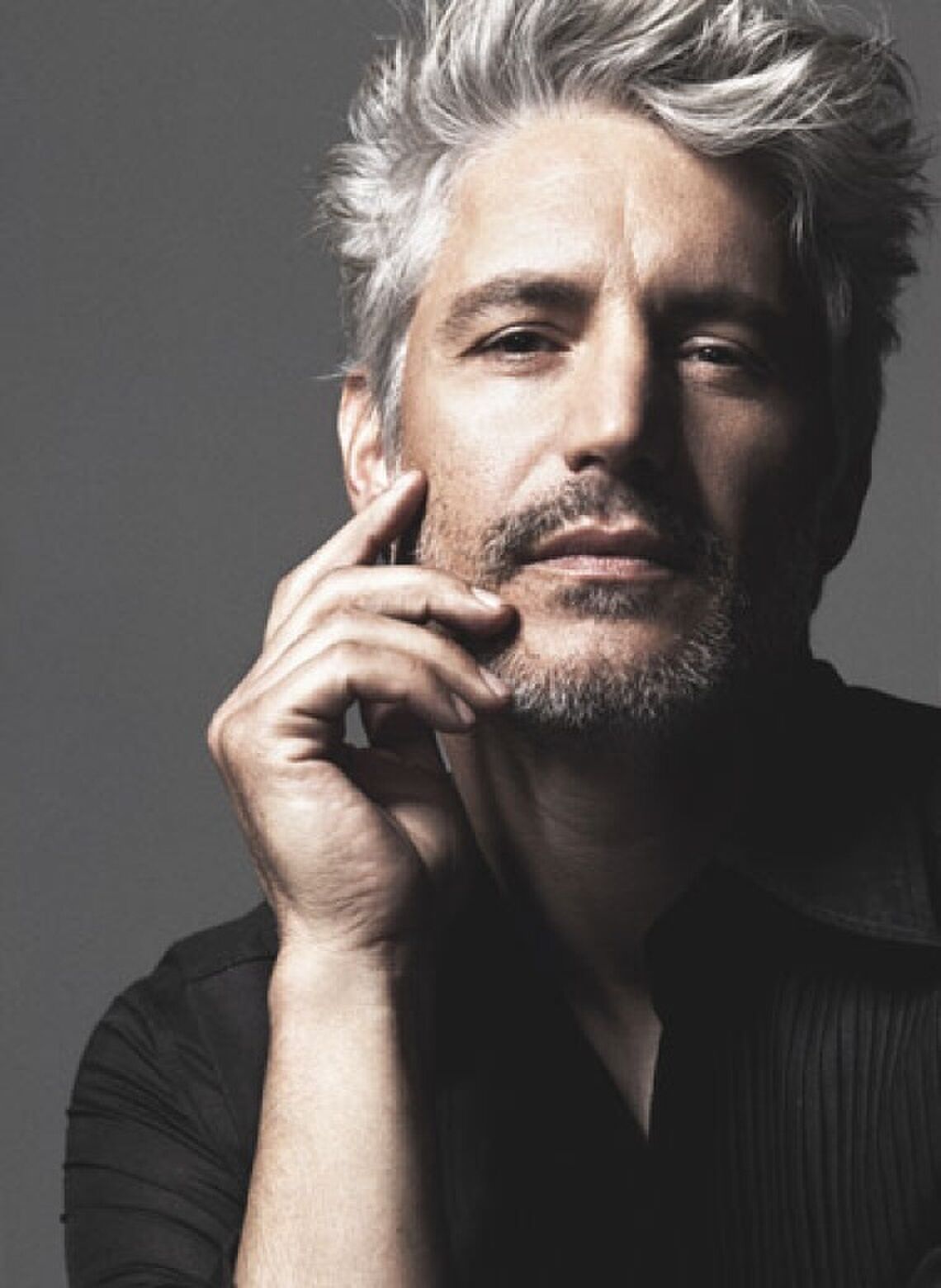 grijs haar-man-brede pompadour-opscheer-MAN MAN