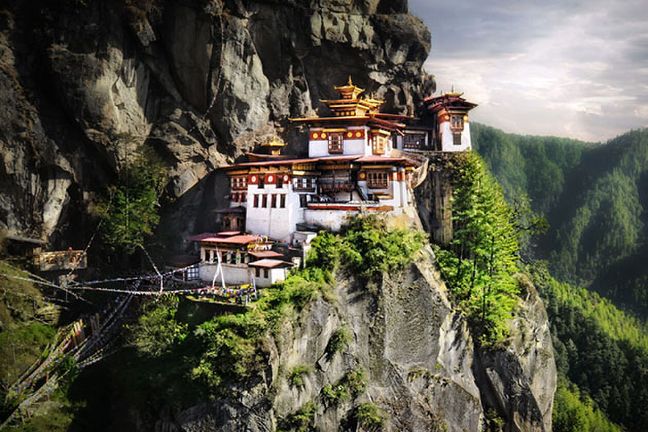 tempels-indrukwekkend-bhutan-MAN MAN