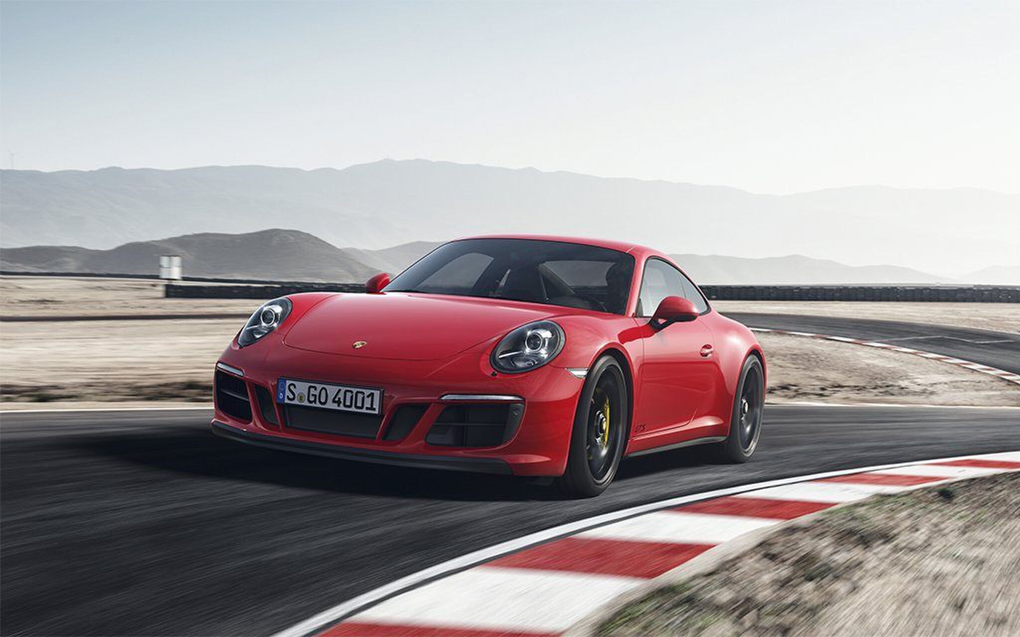 Porsche 911 carrera gts man man