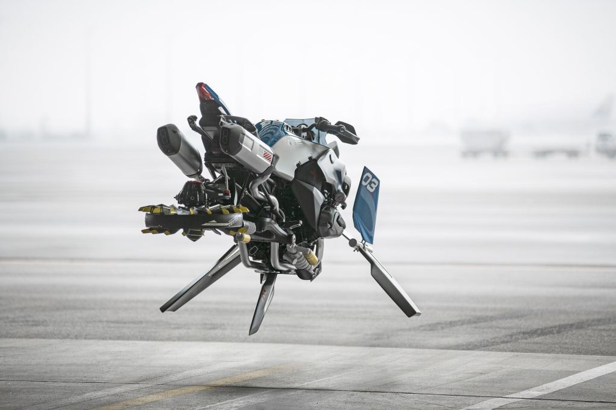 BMW LEGO vliegende motor3