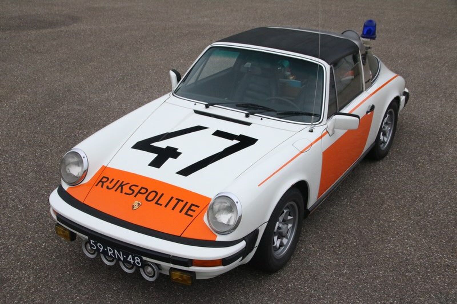Porsche rijkspolitie man man 2