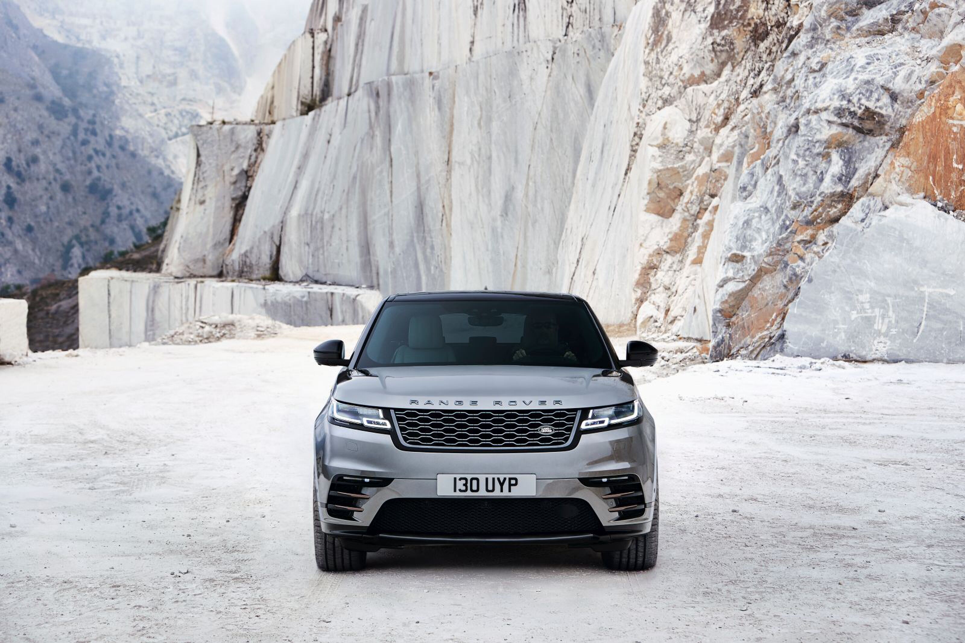 Range rover velar man man 7