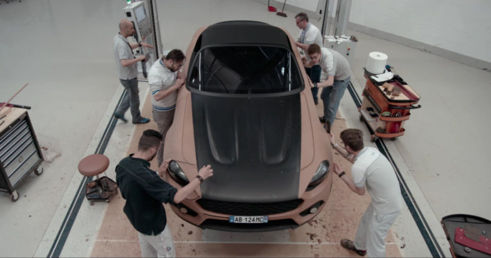 abstract-netflix-manman