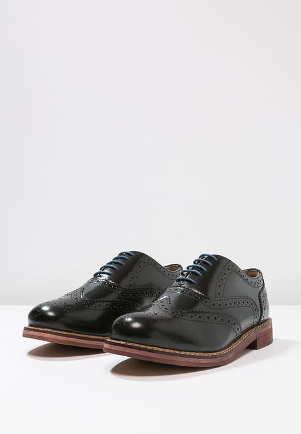 brogues casual man man