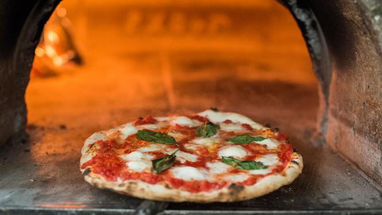 pizza-spots-amsterdam-laperla-manman