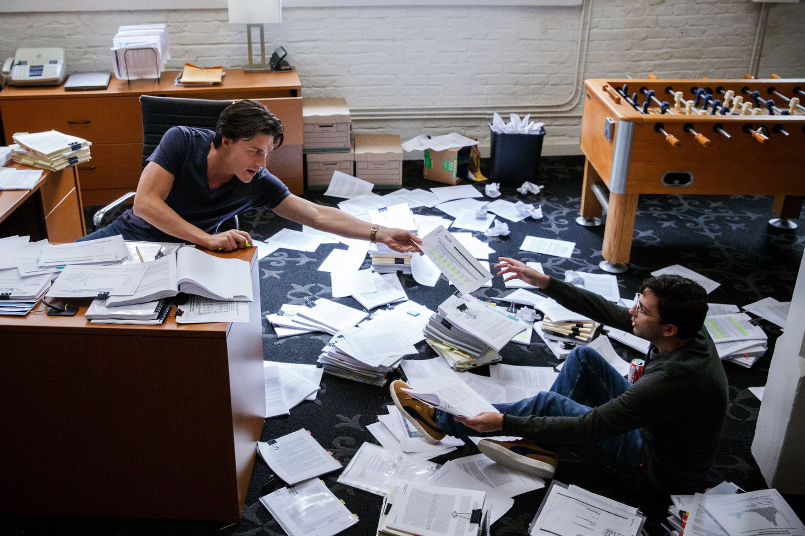 Left to right: Finn Wittrock plays Jamie Shipley and John Magaro plays Charlie Geller in The Big Short from Paramount Pictures and Regency Enterprises