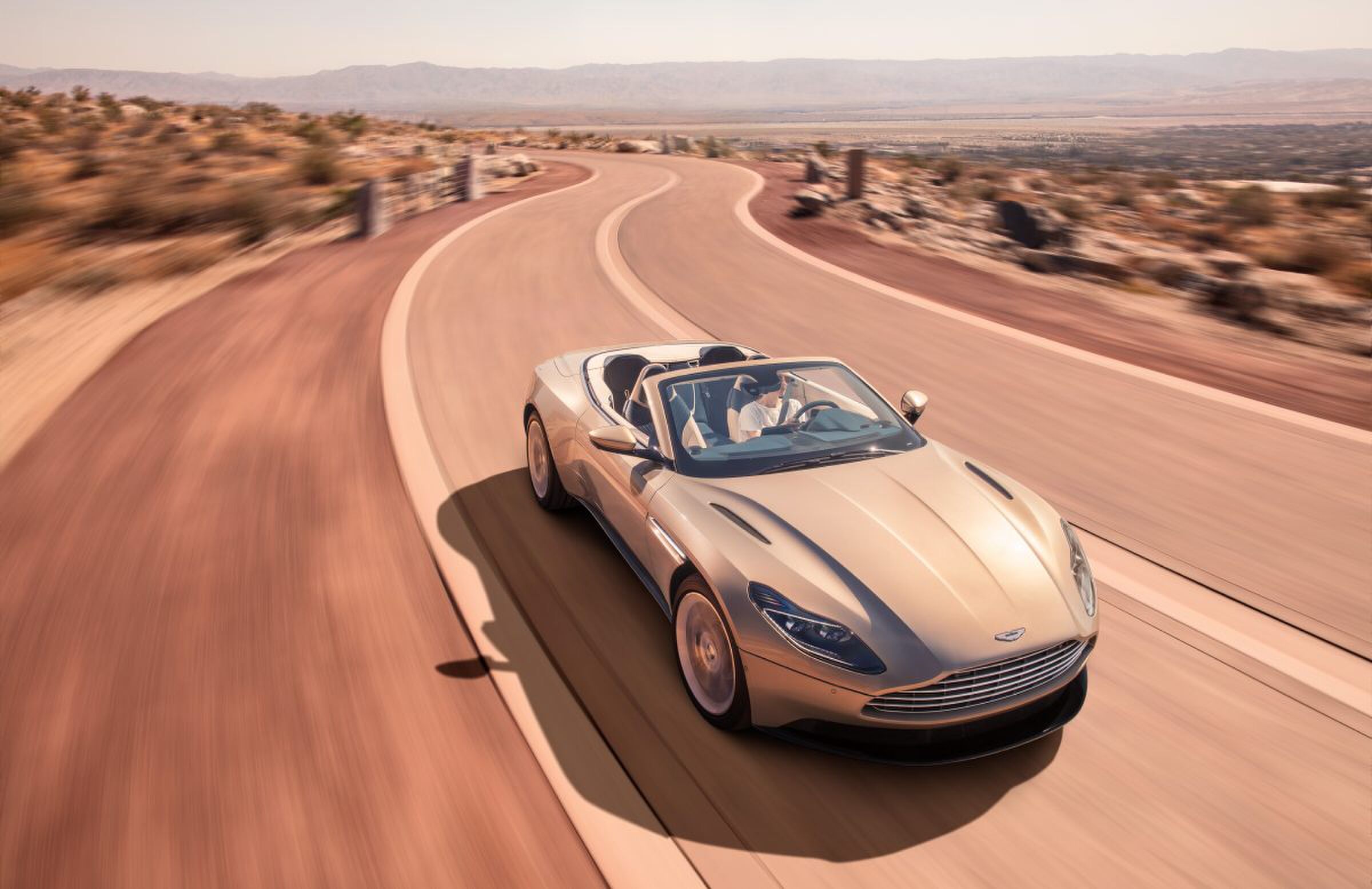 Aston Martin DB11 Volante MAN-MAN