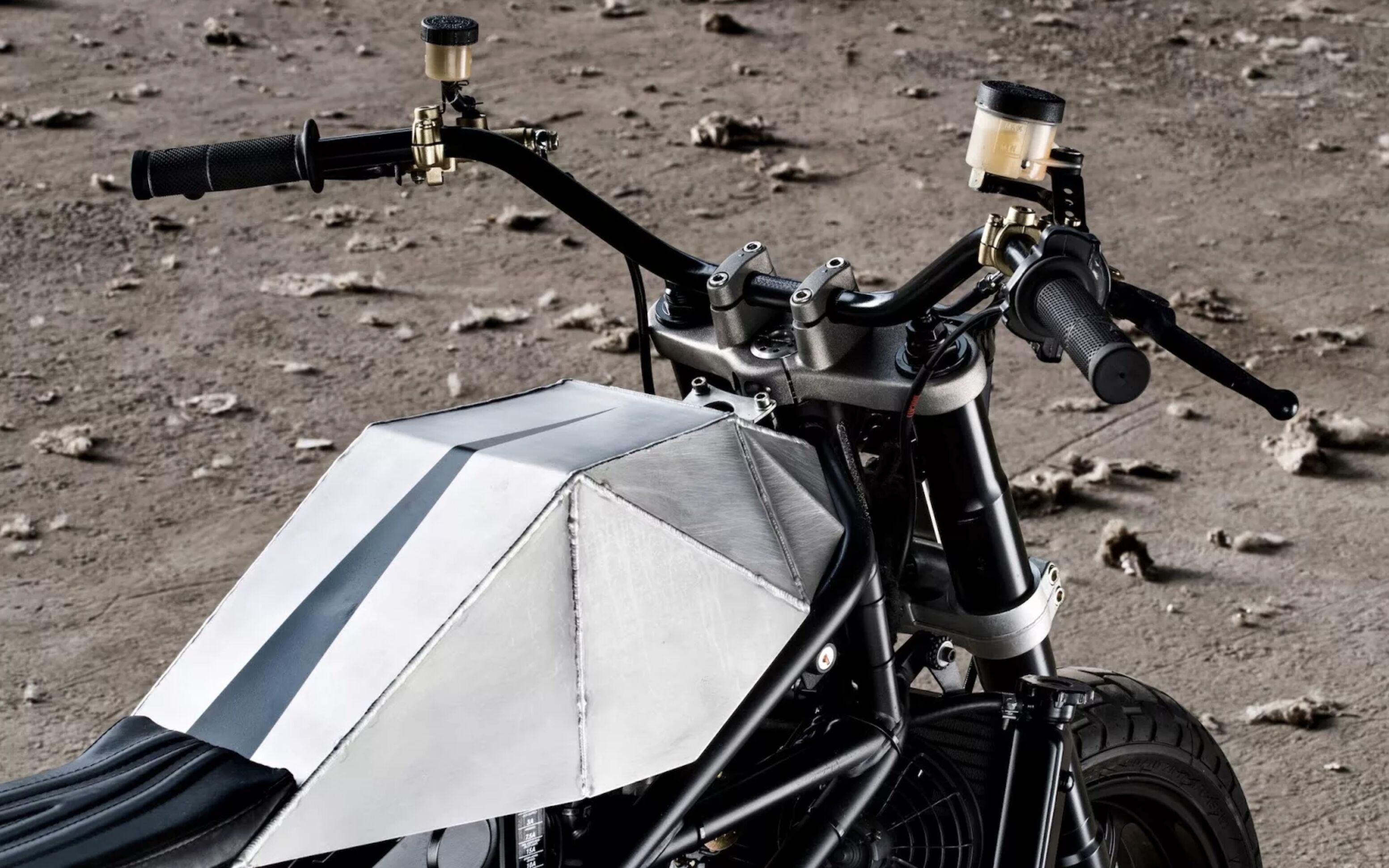 Ducati S4R Tracker Anvil Motociclette The Warthog