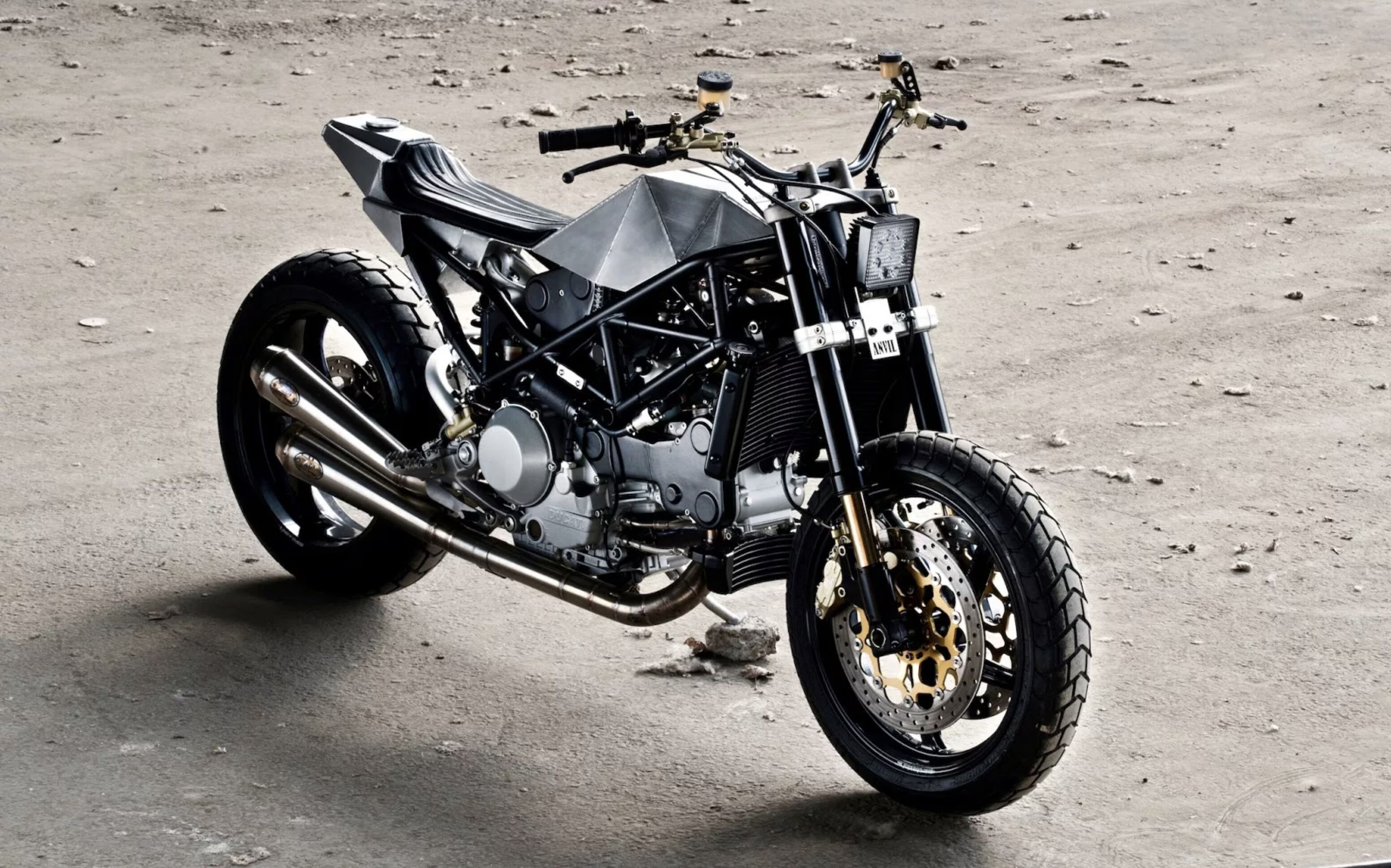 Ducati S4R Tracker Anvil Motociclette The Warthog