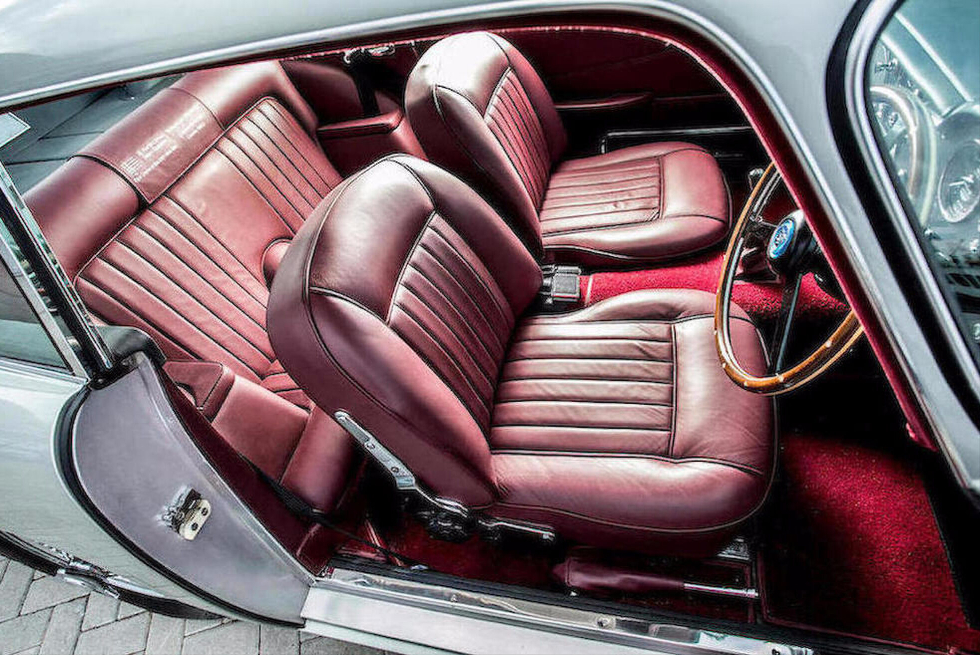 Paul McCartney Aston Martin DB5 MAN-MAN