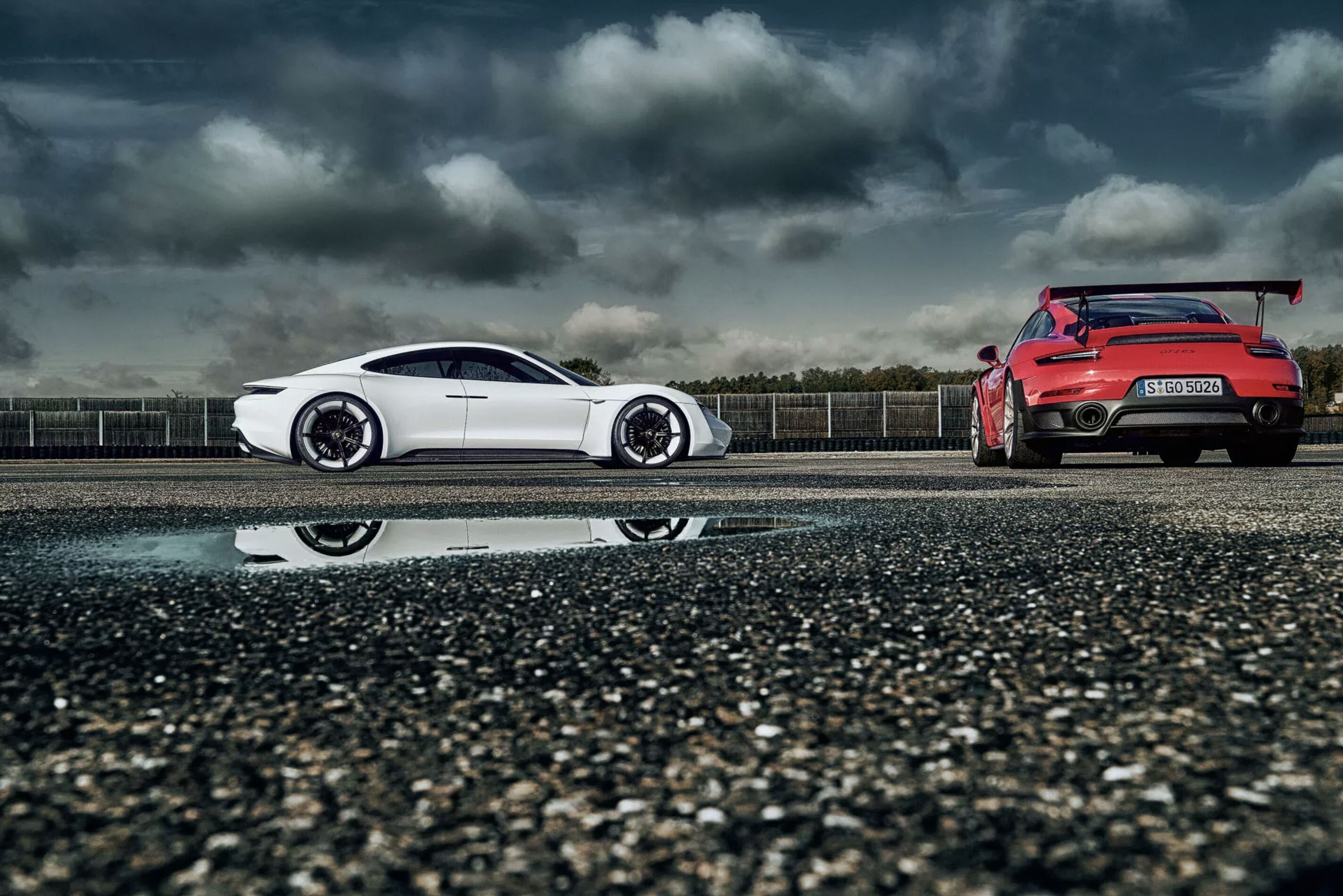 Porsche Mission E en Porsche GT2 RS Widowmaker Steffen Jahn MAN-MAN