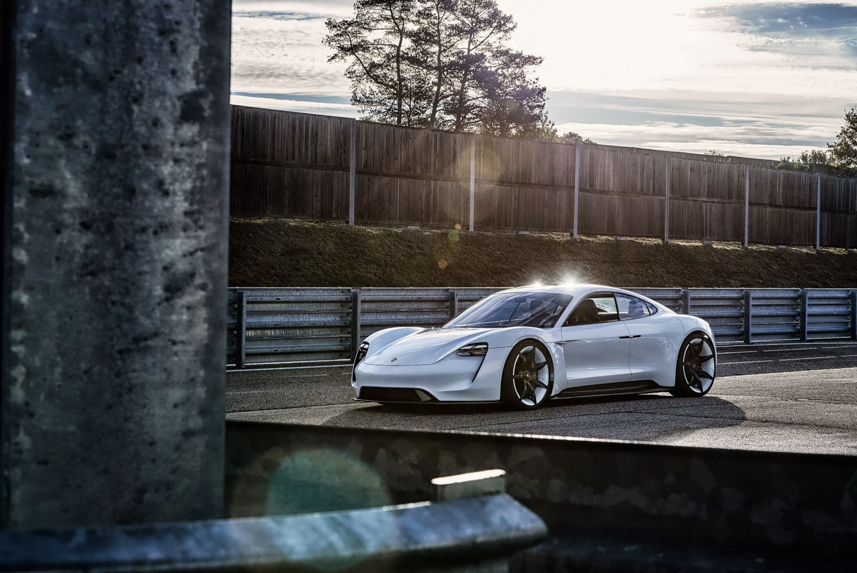 Porsche Mission E en Porsche GT2 RS Widowmaker Steffen Jahn MAN-MAN