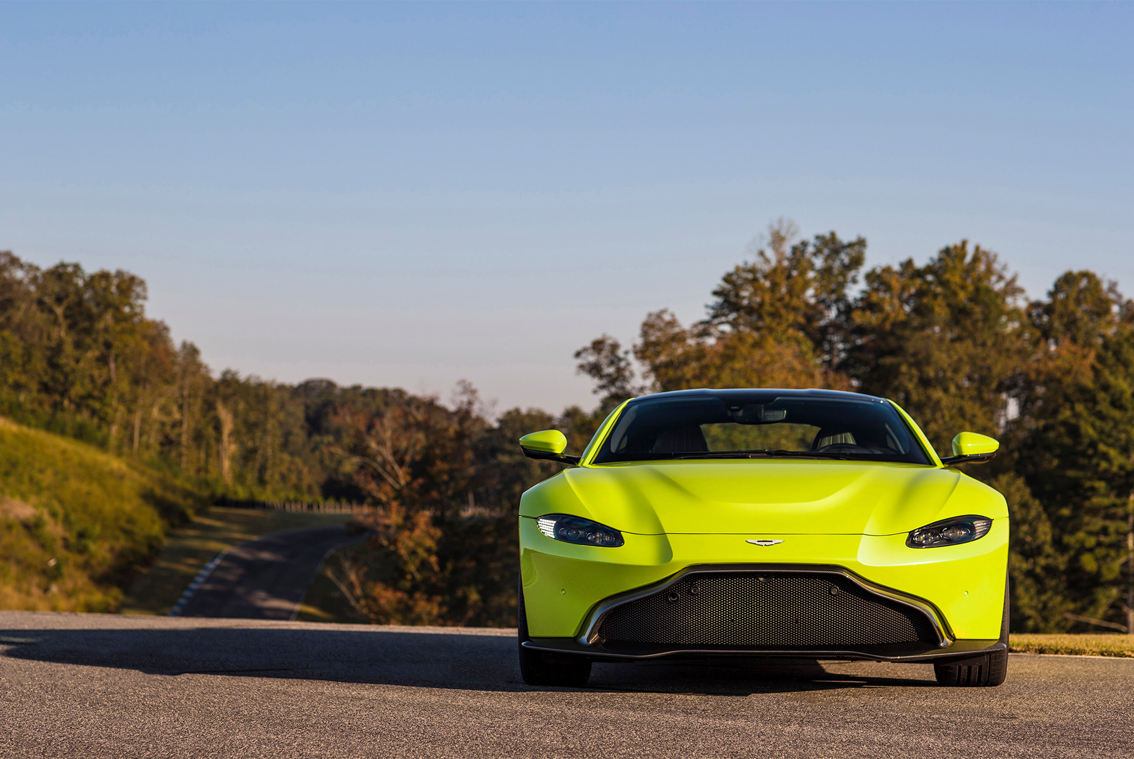 aston martin db 11 man man 02