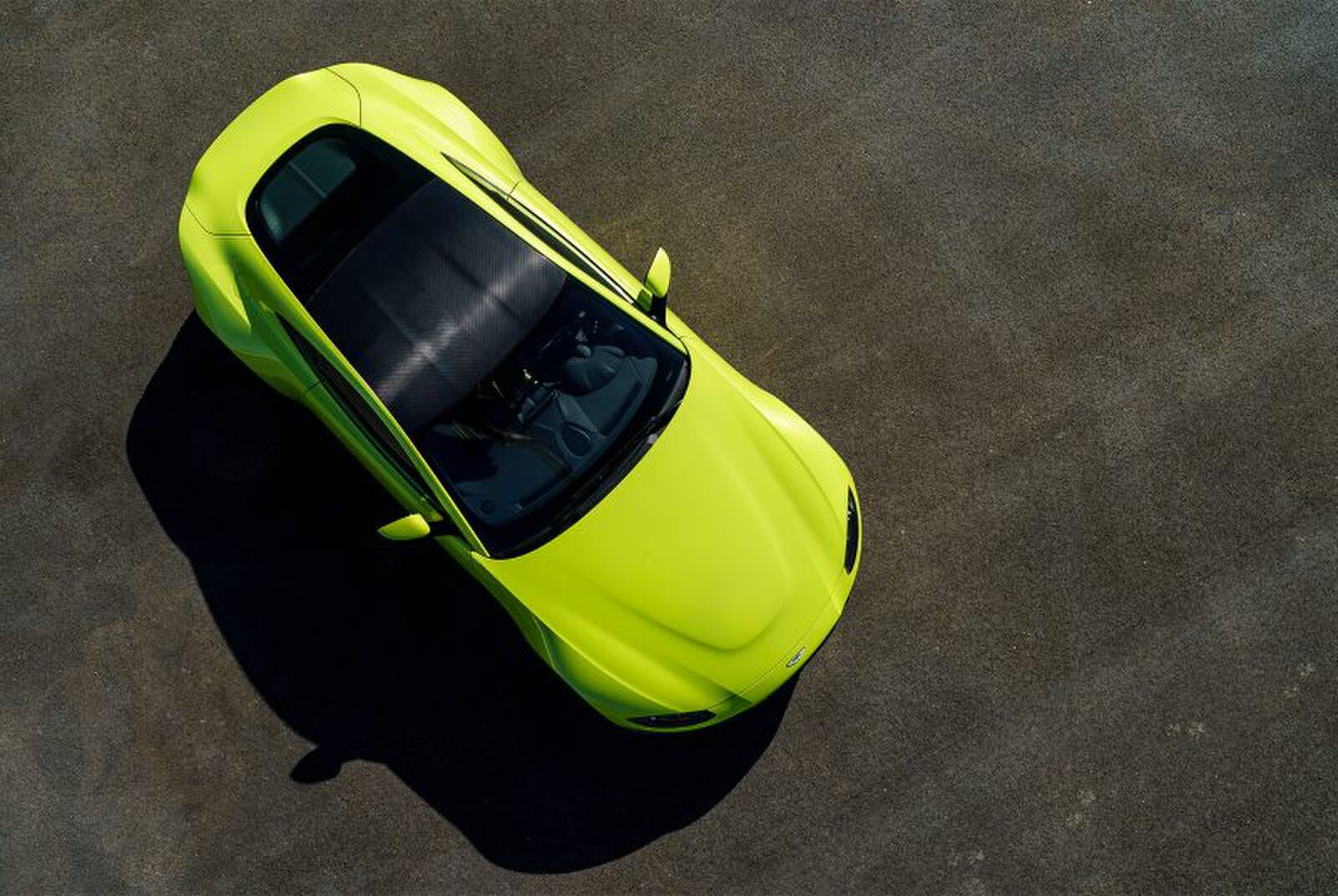 man man dikke auto aston martin