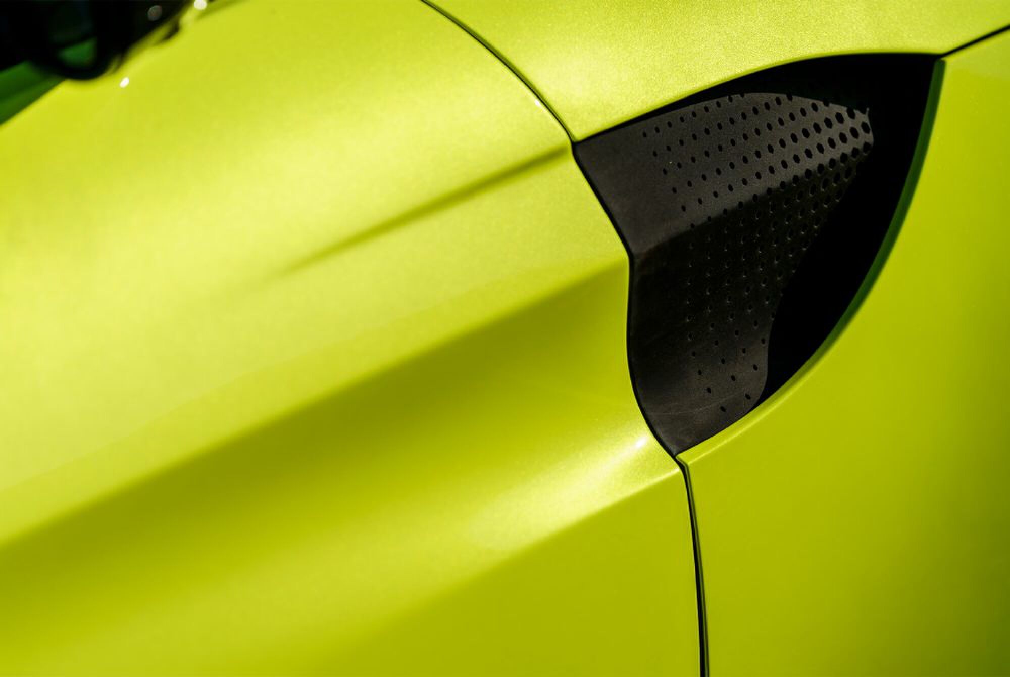 man man dikke auto aston martin