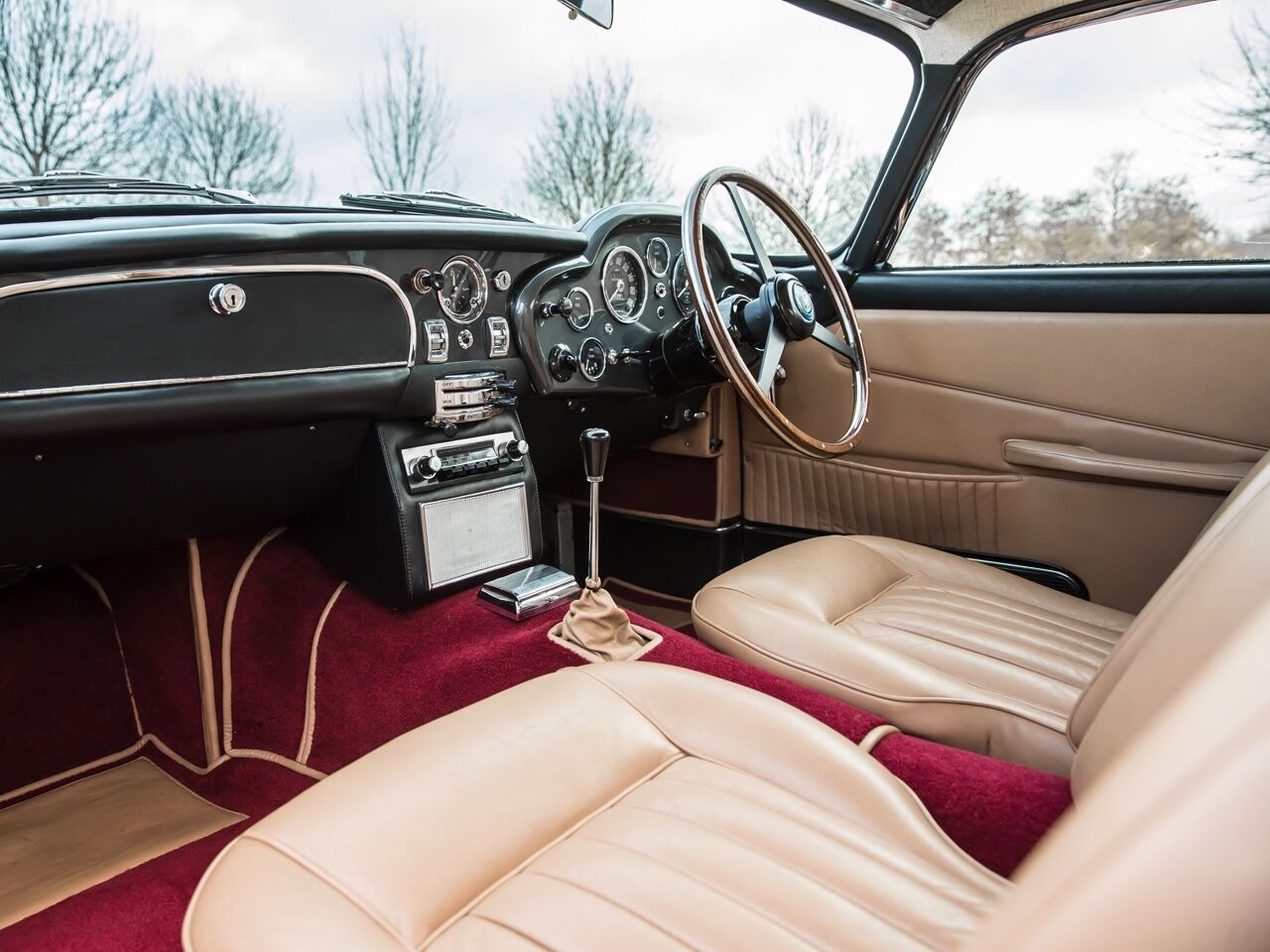 Aston Martin DB5 van Robert Plant zanger van Led Zeppelin MAN-MAN