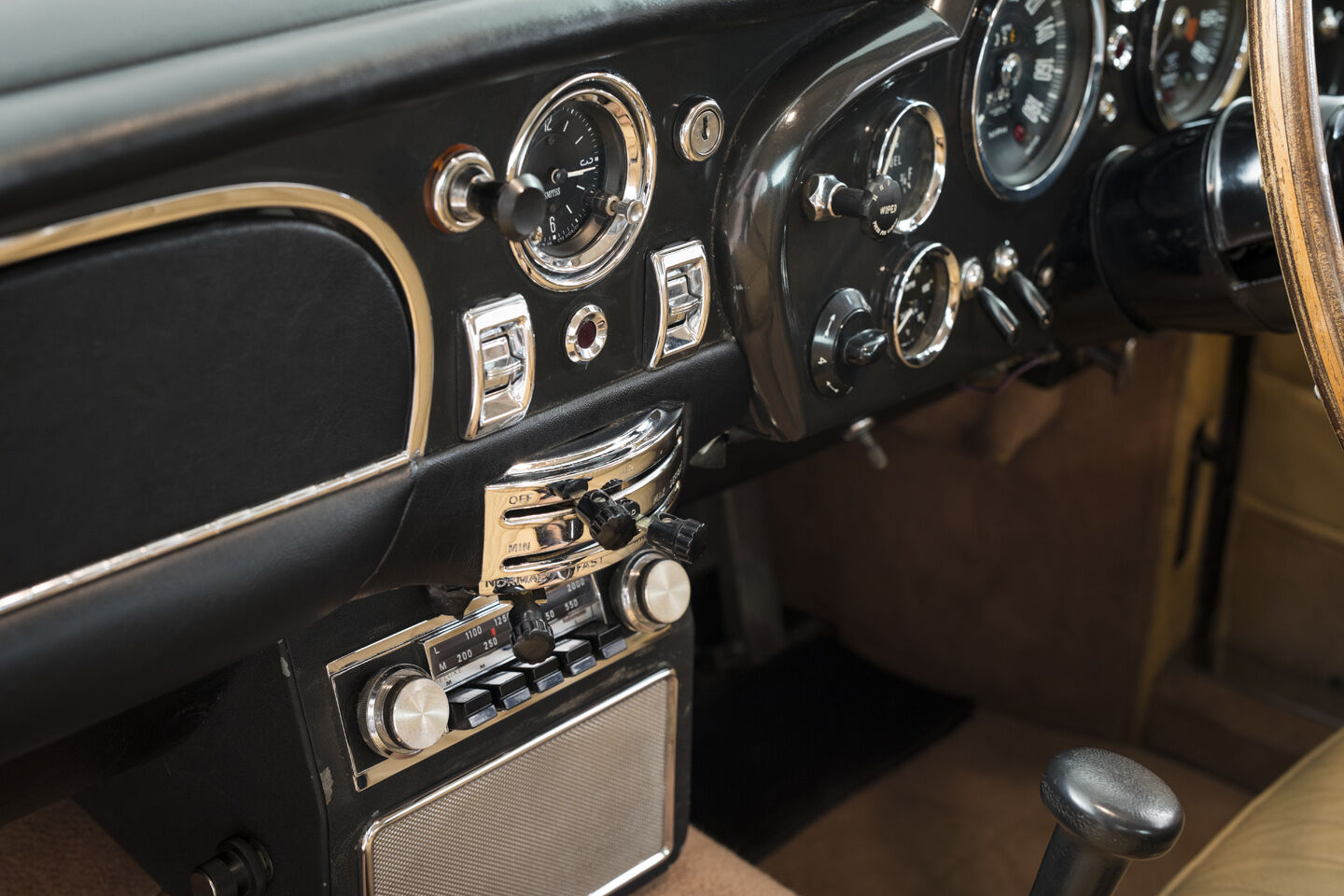 Aston Martin DB6 Mark II Vantage MAN-MAN