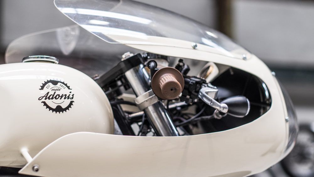 moto adonis