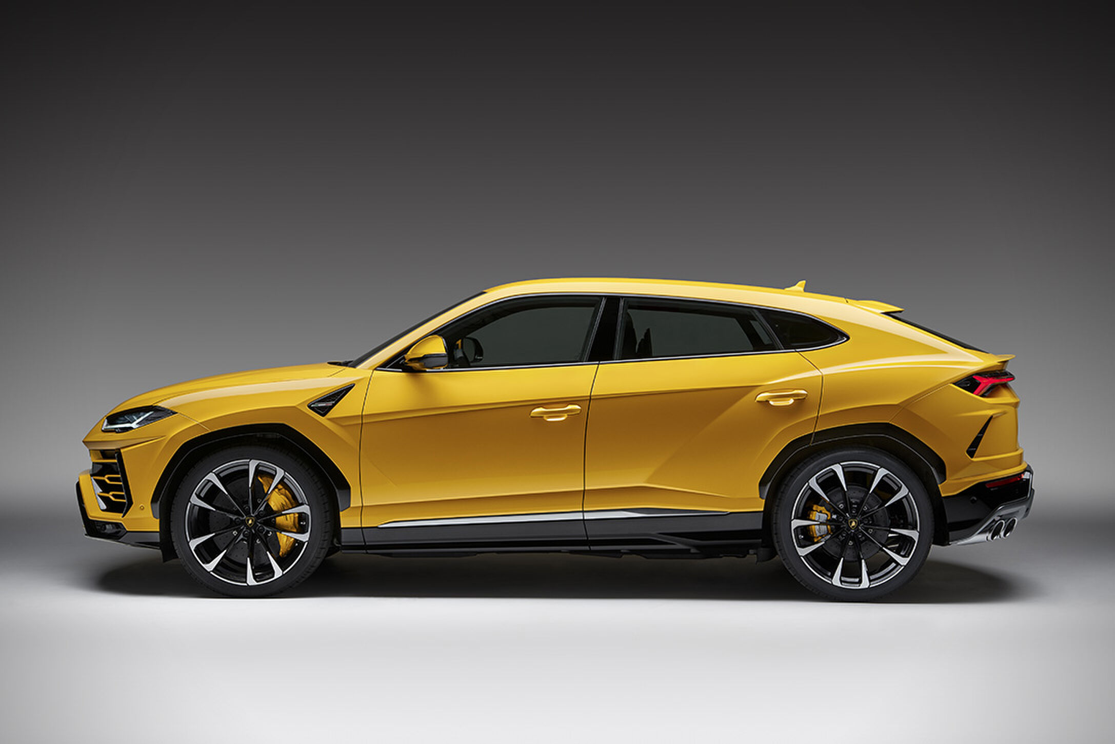 lamborghini urus MAN MAN 03