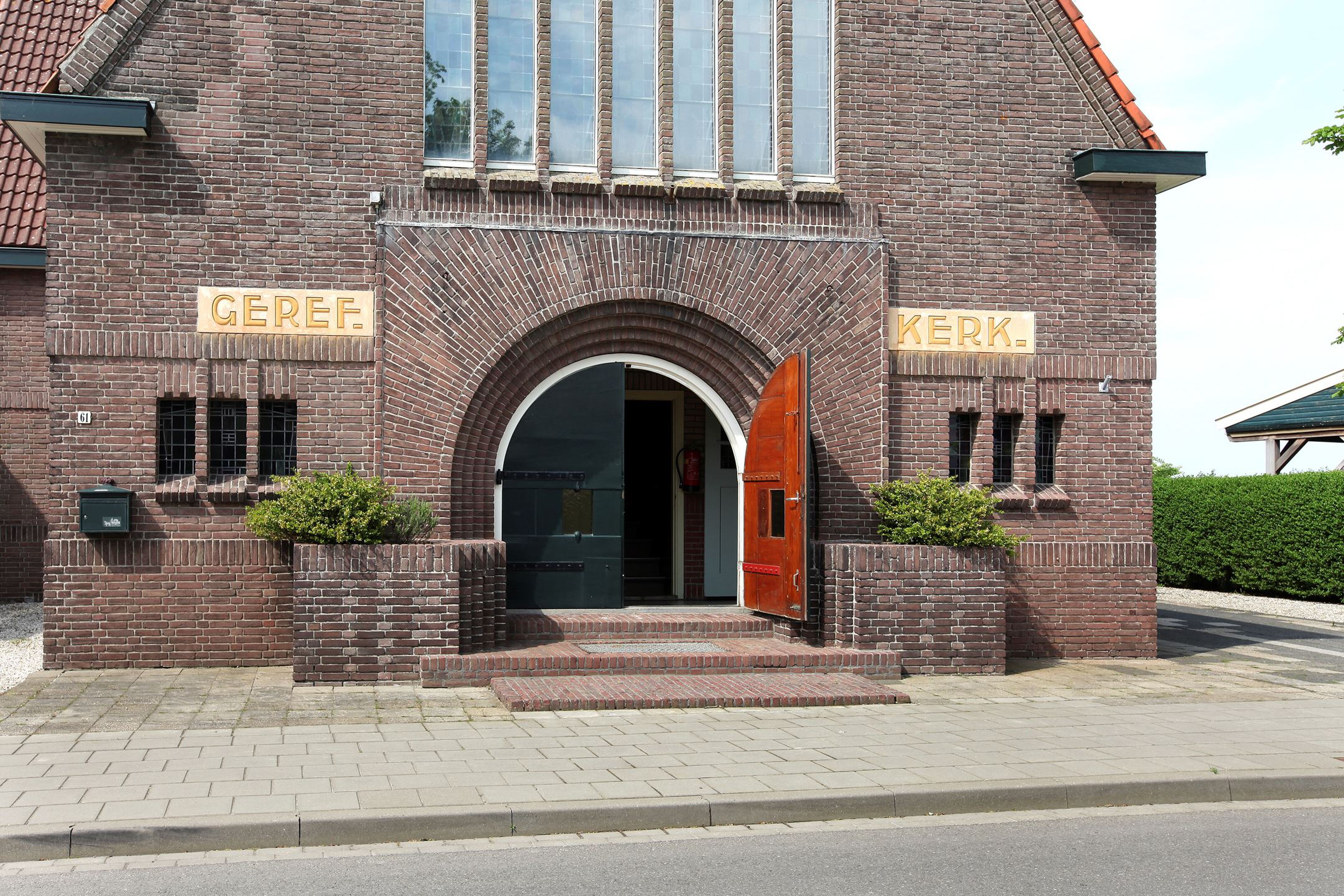 wonen in een kerk in oudebildtzijl friesland MAN-MAN