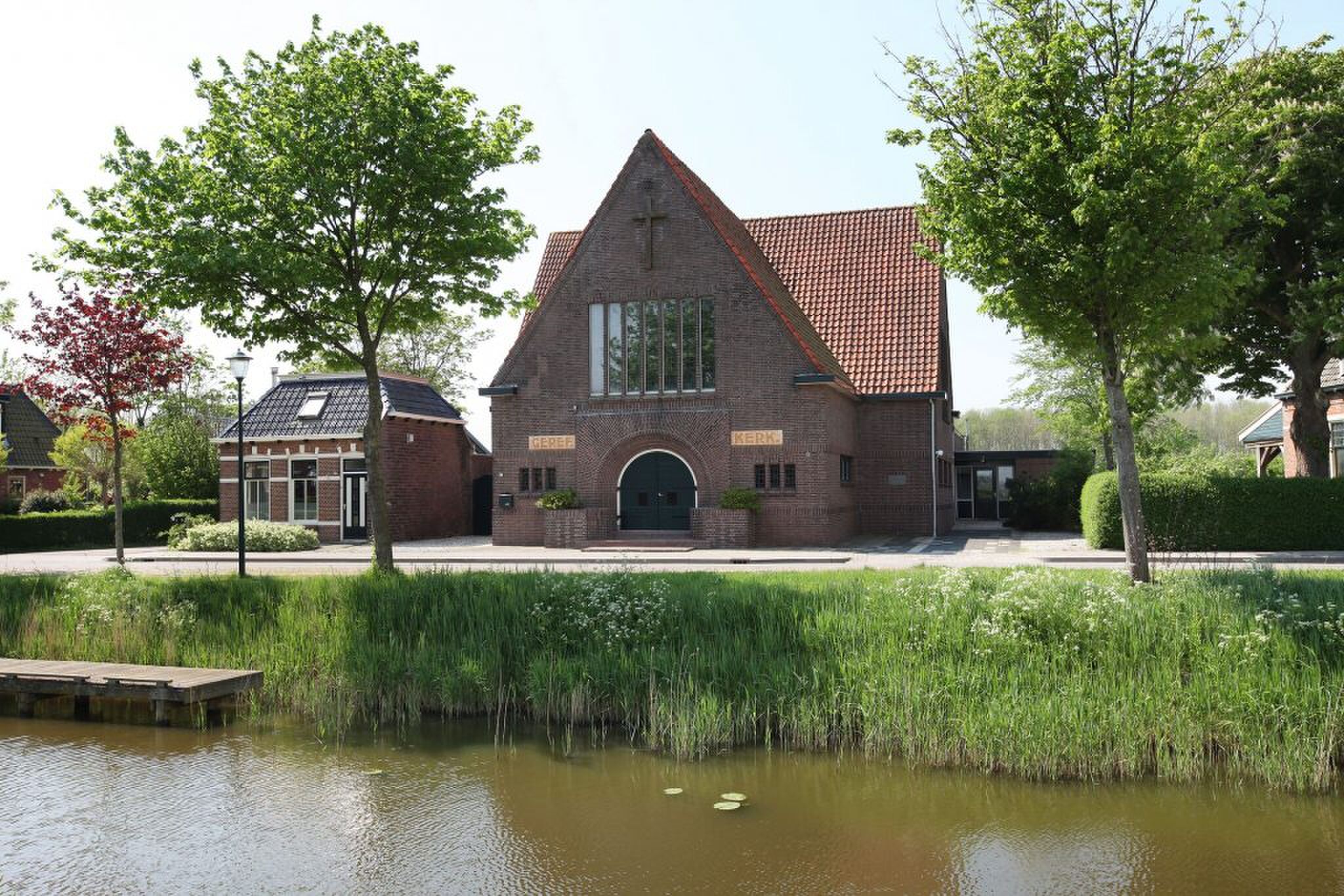 wonen in een kerk in oudebildtzijl friesland MAN-MAN