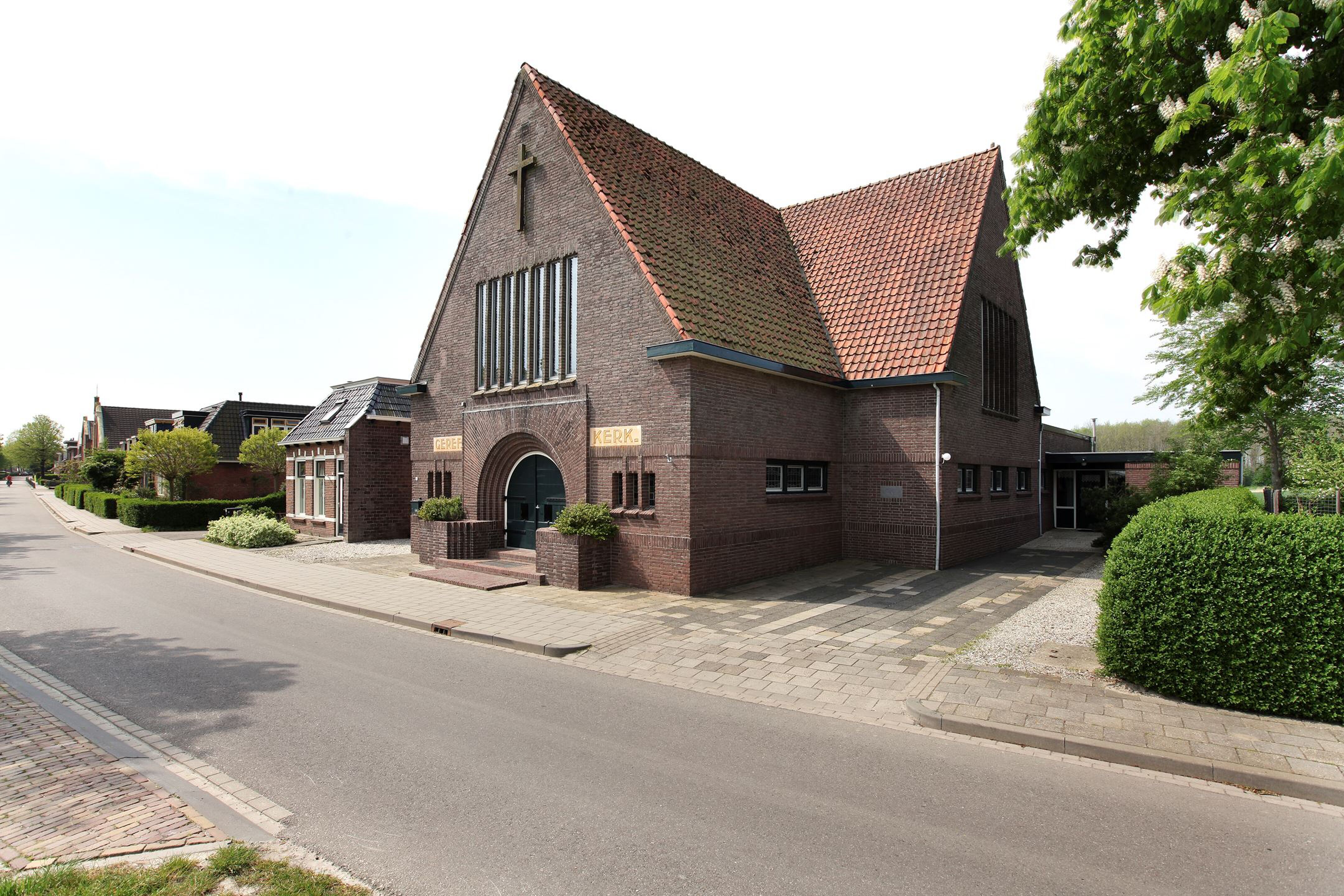 wonen in een kerk in oudebildtzijl friesland MAN-MAN