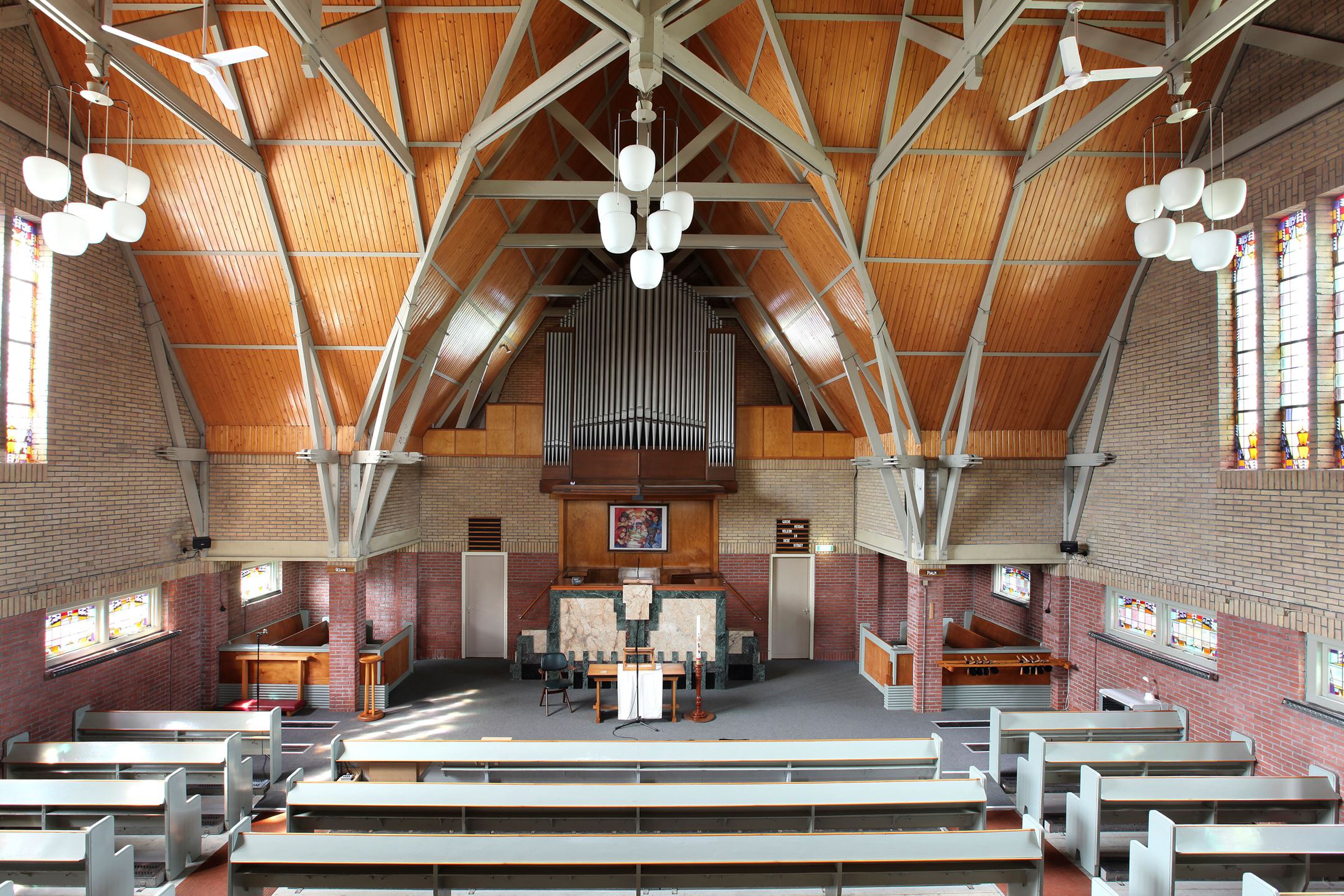 wonen in een kerk in oudebildtzijl friesland MAN-MAN