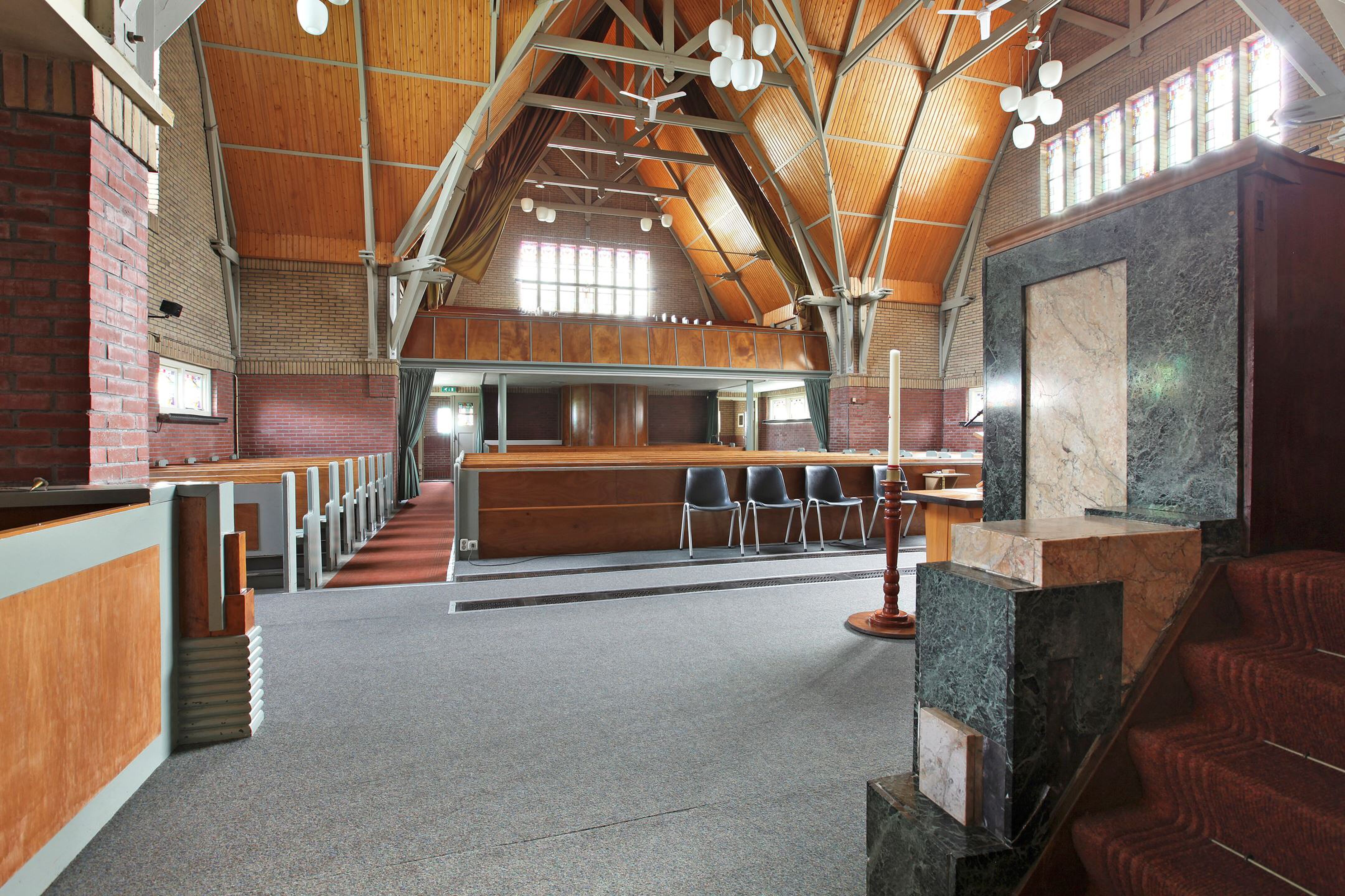 wonen in een kerk in oudebildtzijl friesland MAN-MAN