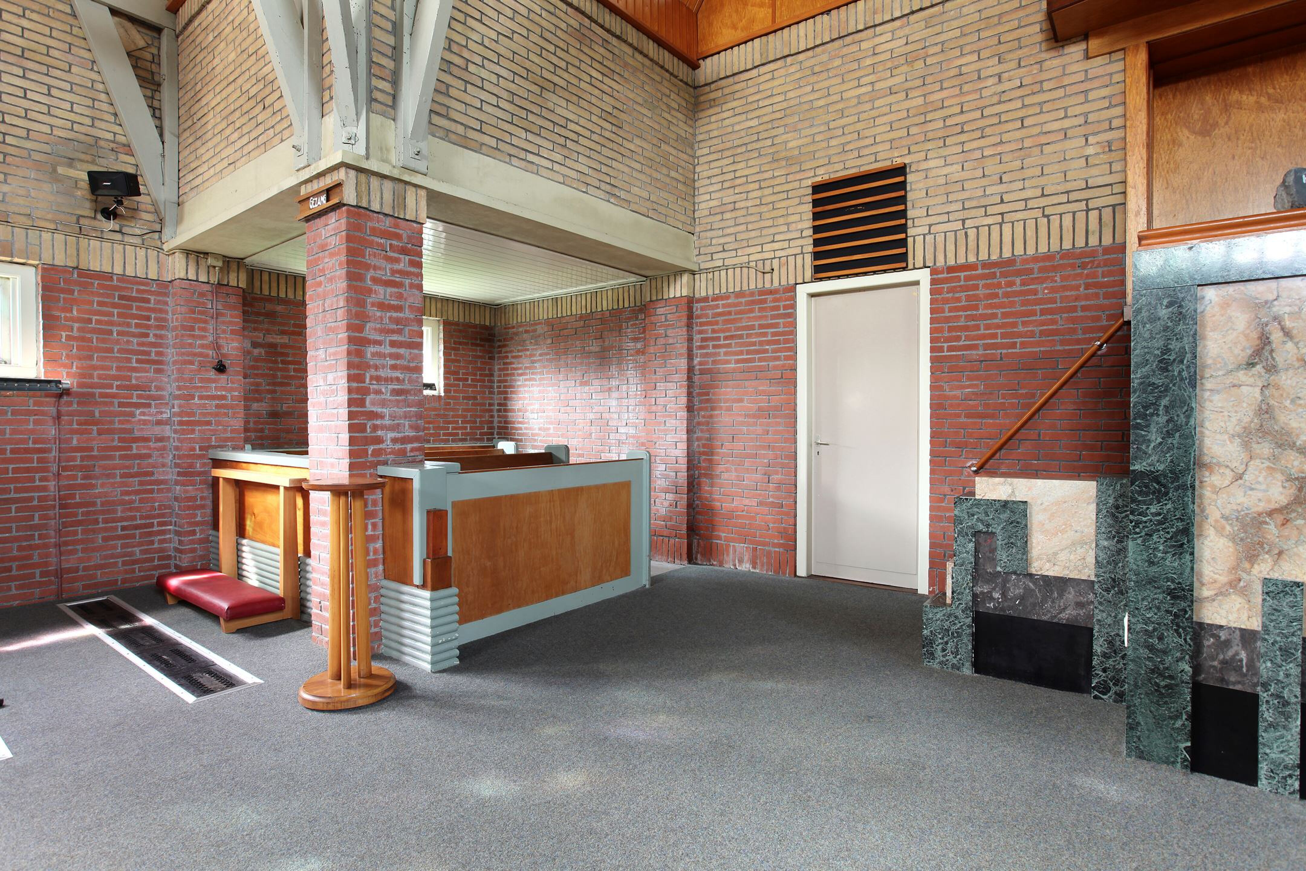 wonen in een kerk in oudebildtzijl friesland MAN-MAN