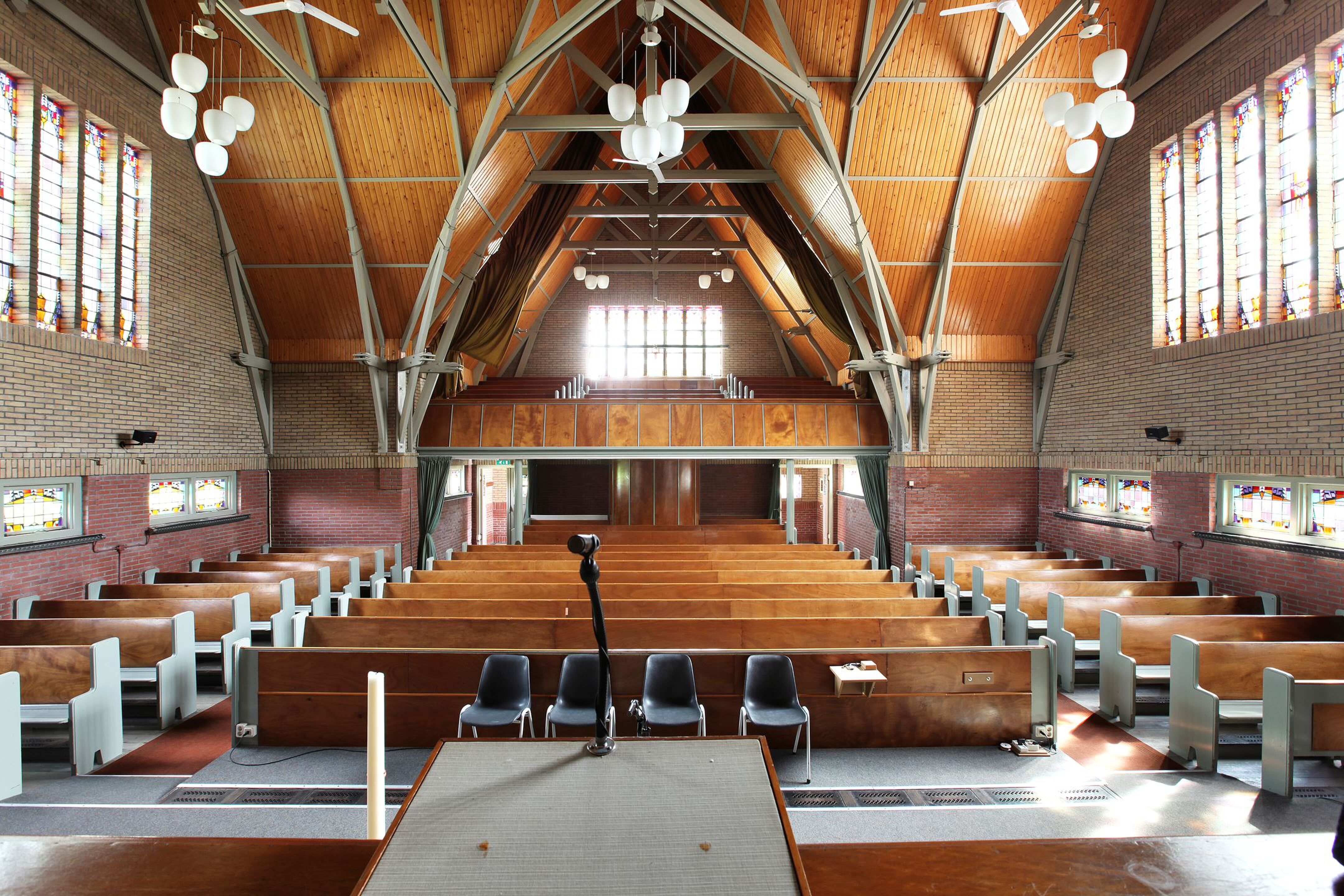 wonen in een kerk in oudebildtzijl friesland MAN-MAN