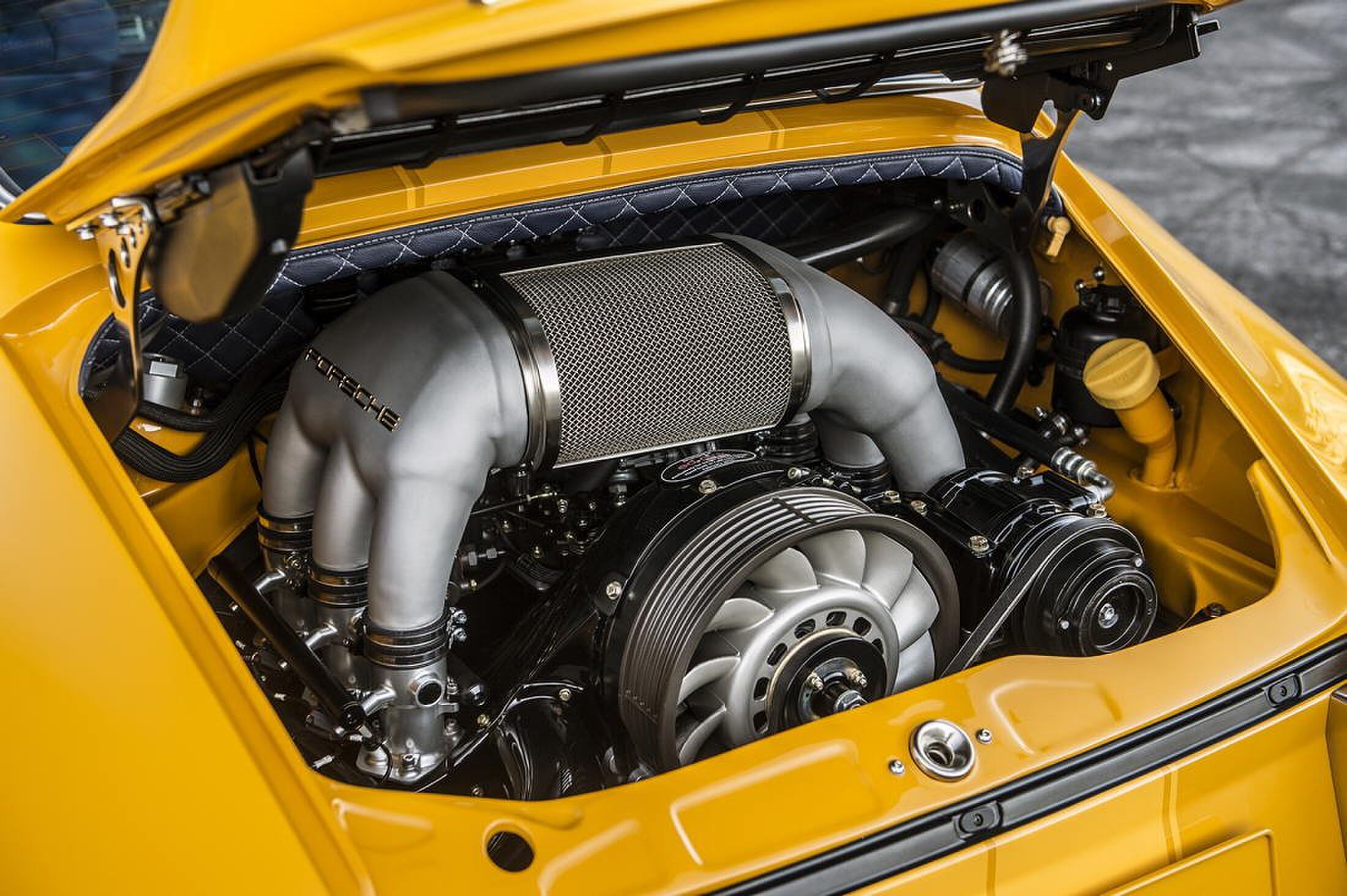 singer vehicle design porsche 911