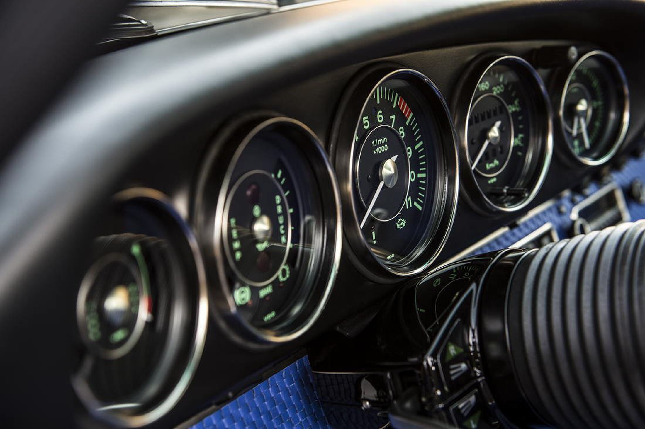 verhicle singer porsche