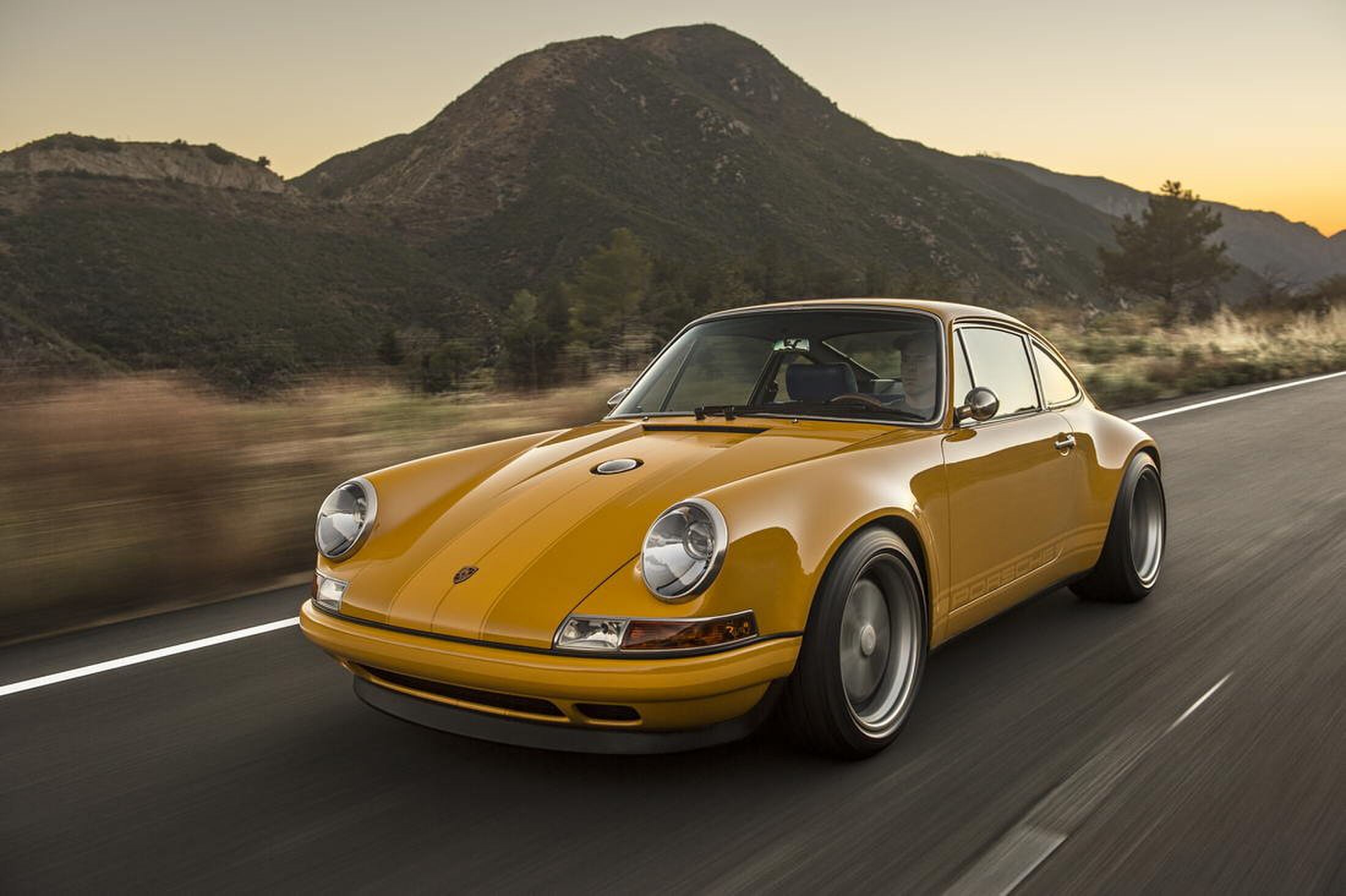 verhicle singer porsche