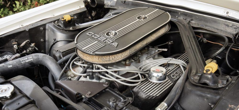 deze witte Shelby Mustang GT500 Fastback wordt geveild bij RM Sothebys MAN-MAN