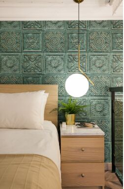 Airbnb Plus Shanghai man man 00