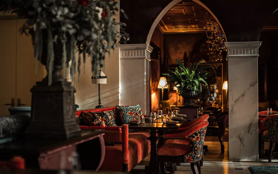 Nomad Hotel man man 00