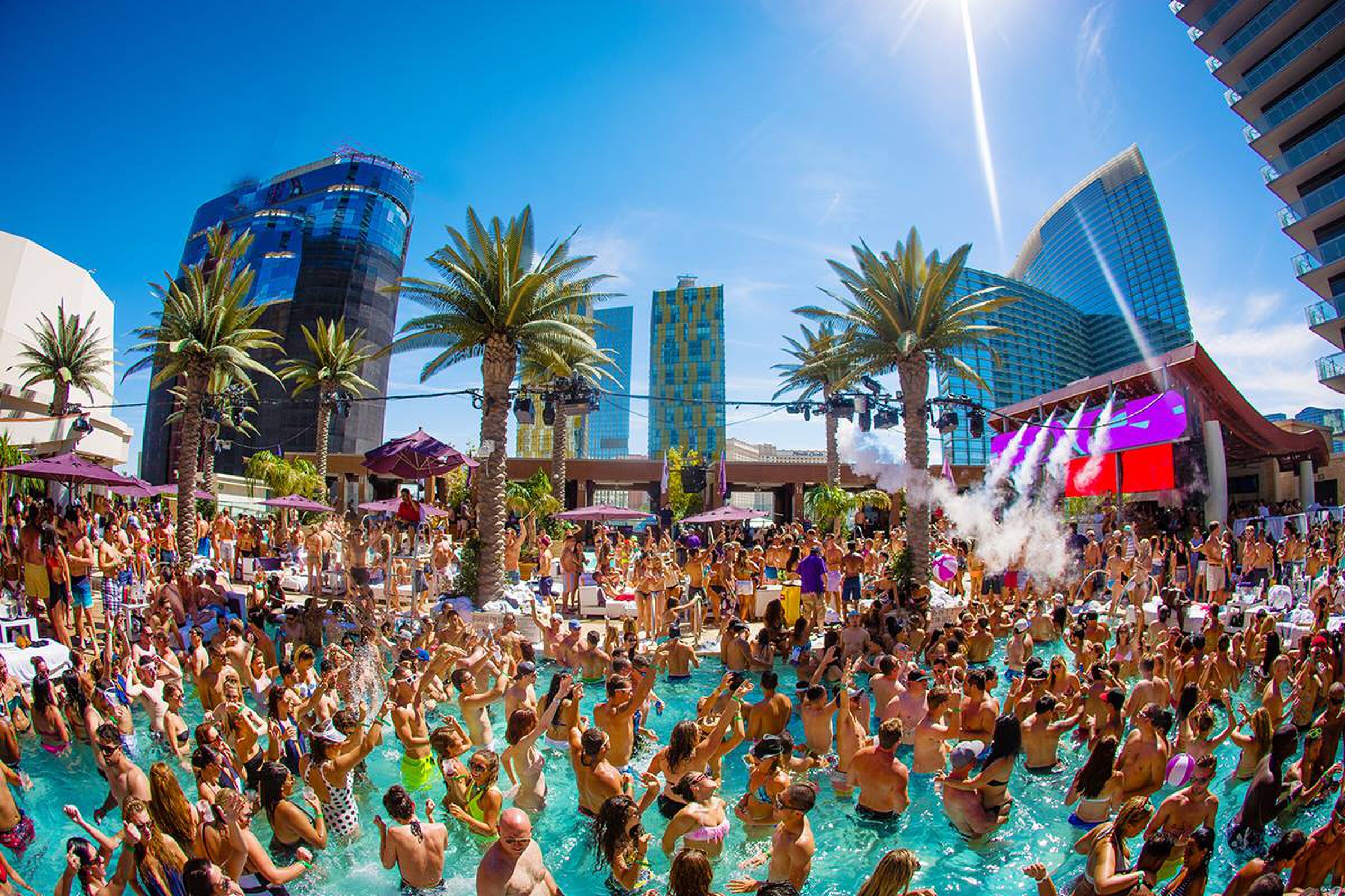 clubs las vegas man man 01