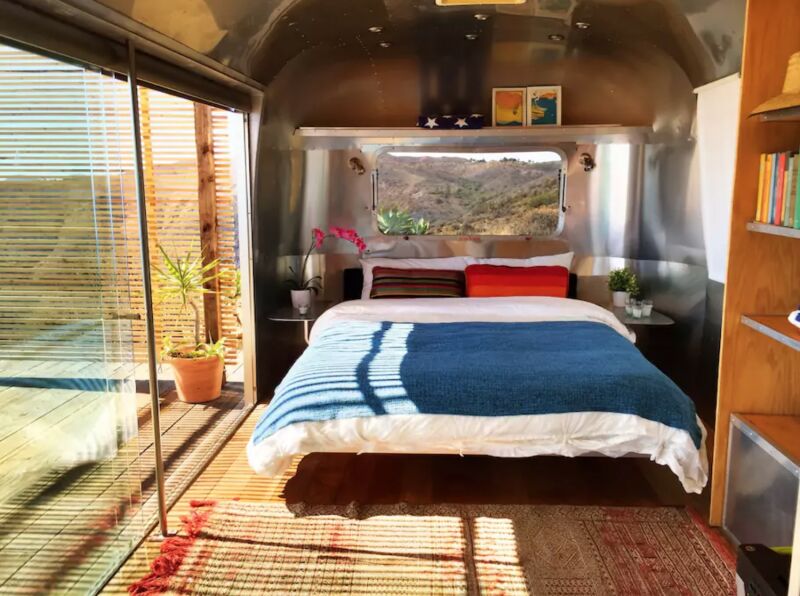 airbnb malibu MAN MAN 01