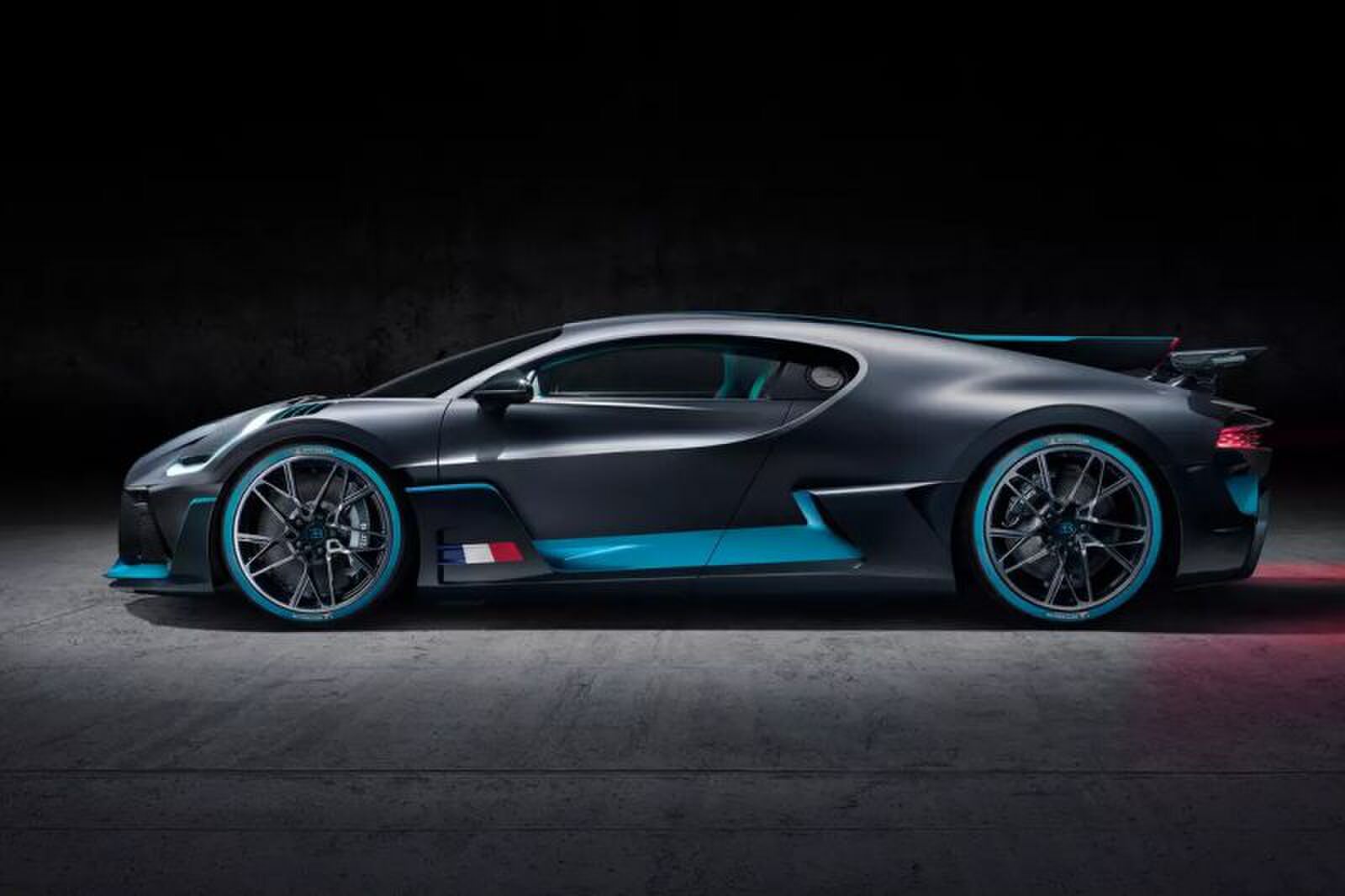 Bugatti Divo hypercar Quail Show MAN MAN