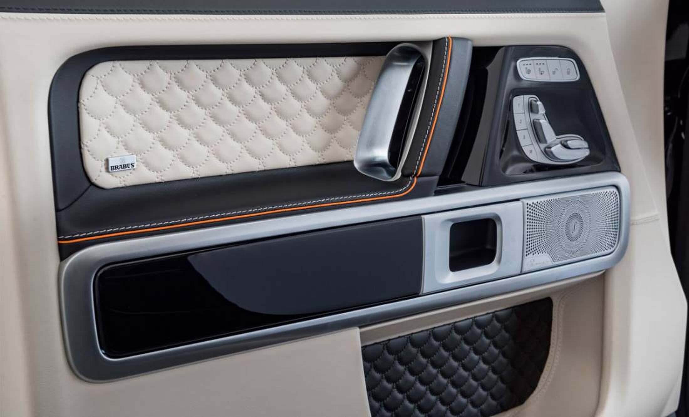 mercedes-benz g-klasse brabus 700 widestar MAN MAN